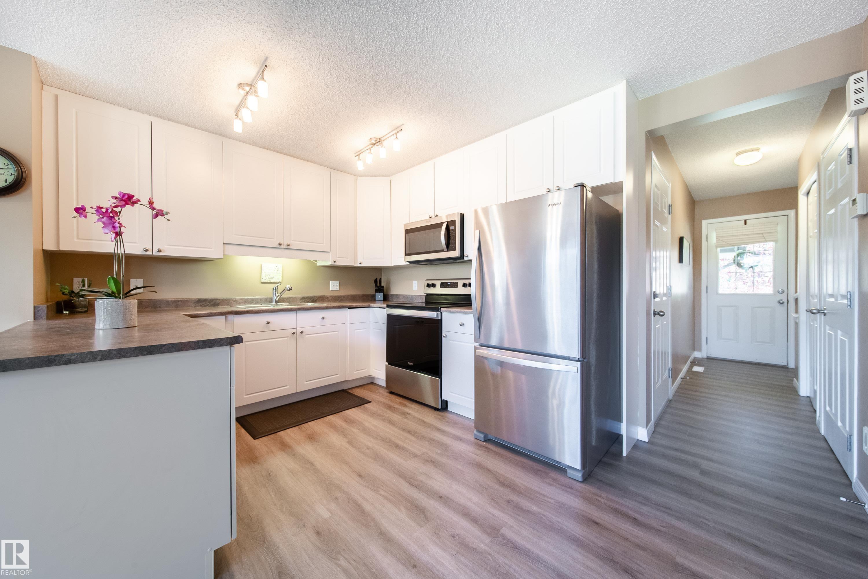 16 Av Sw Unit 12208 Ave, Edmonton, AB T6W 1L8