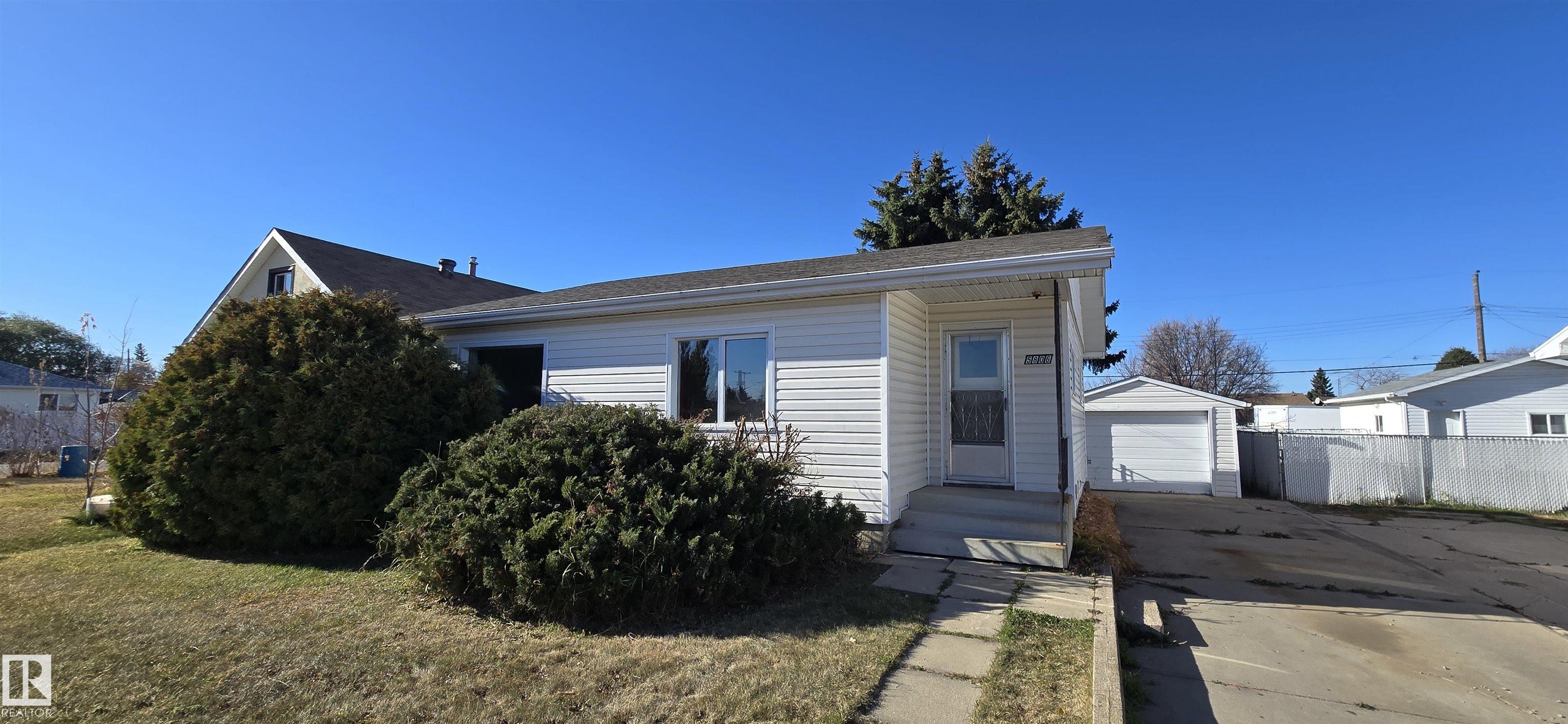 53 St Unit 5806 St, Vegreville, AB T9C 1J3