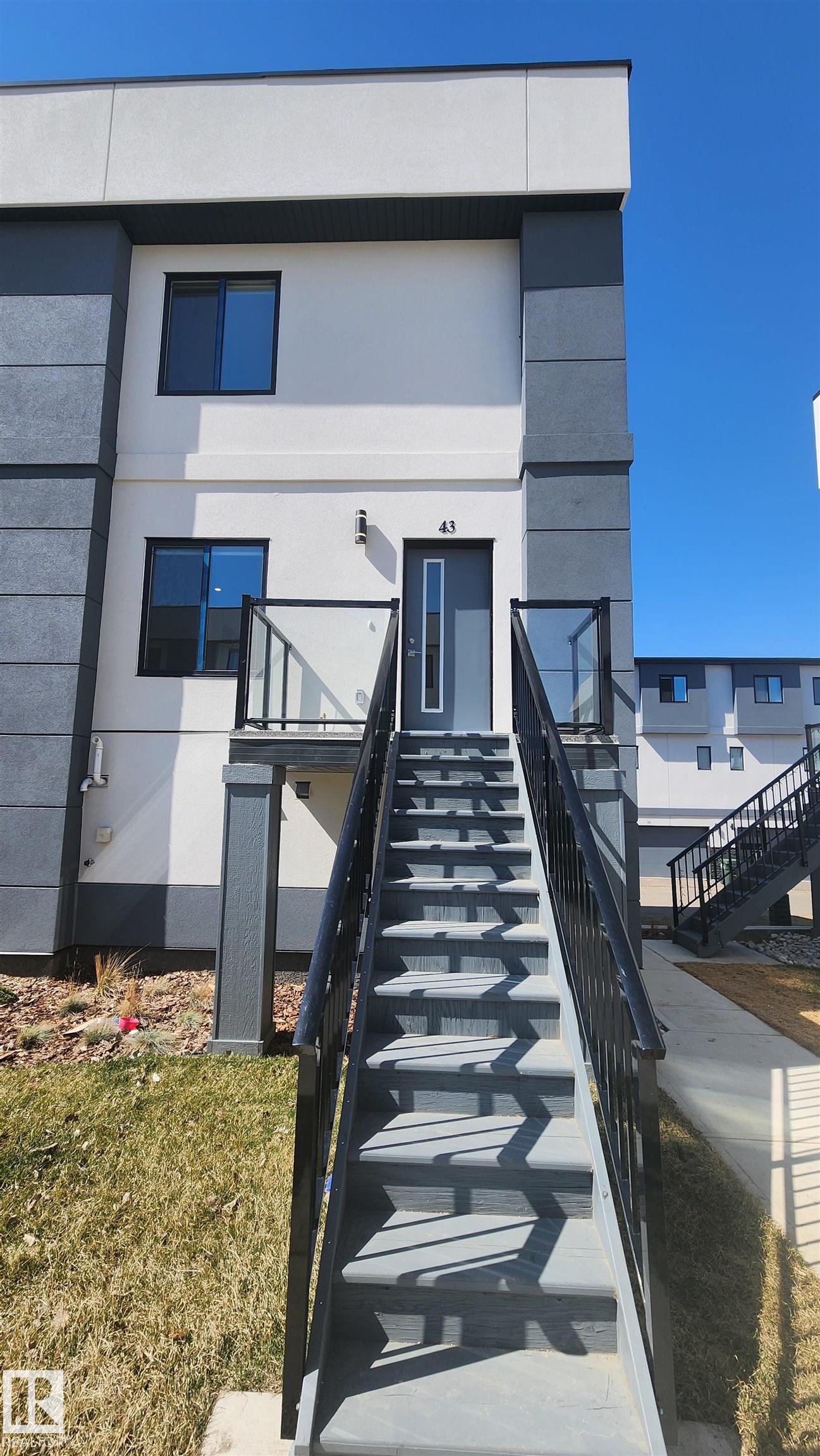 10 Salisbury Way #45, Sherwood Park, AB T8B 0B1