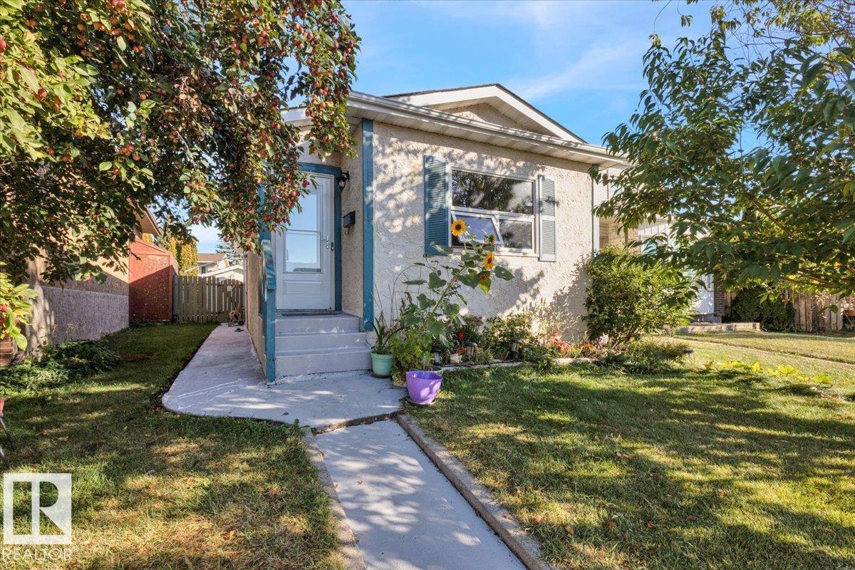 57 Av Nw Unit 18708 Ave, Edmonton, AB T6M 2A4