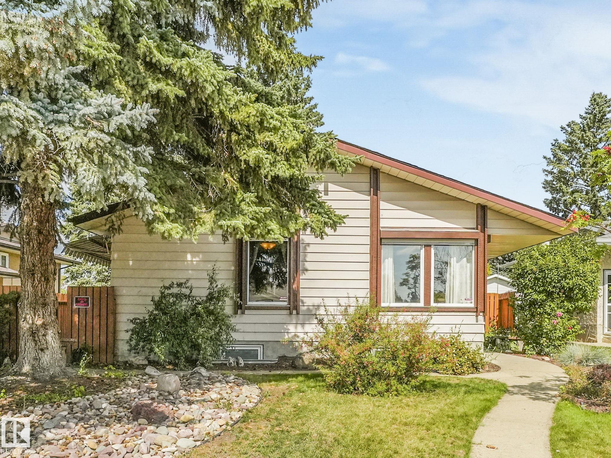 15 Av Nw Unit 3608 Ave, Edmonton, AB T6L 2M3