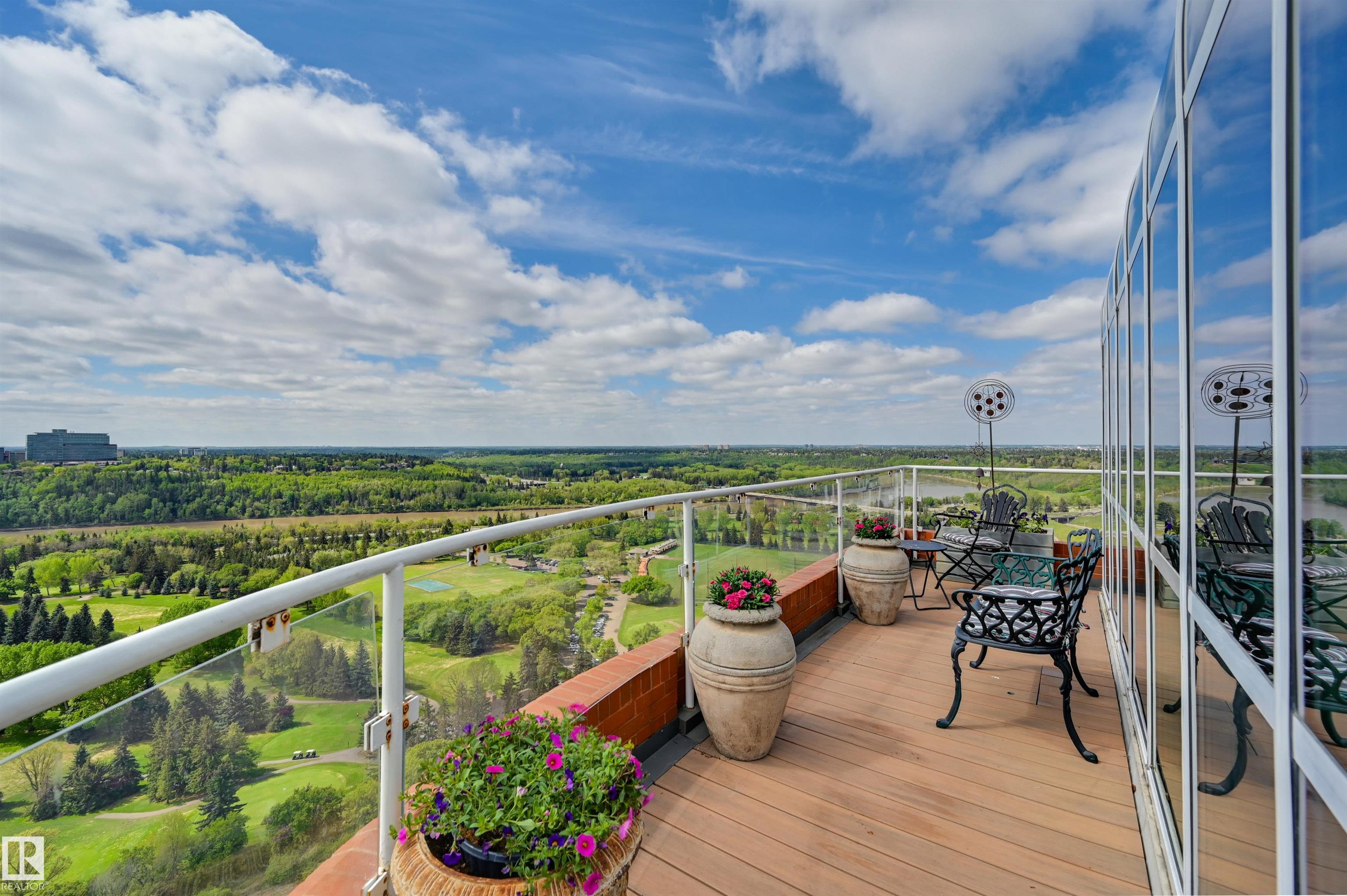10010 119 Street Northwest #1701, Edmonton, AB T5K 1Y8