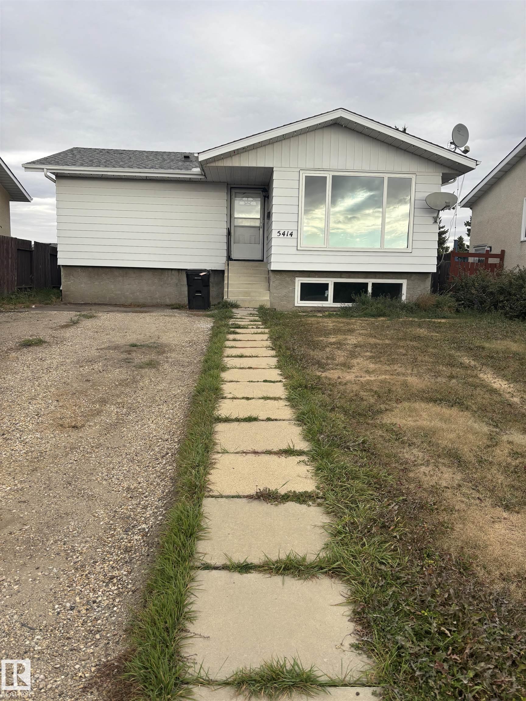 14 A Av Nw Unit 5414 Ave, Edmonton, AB T6L 2B6