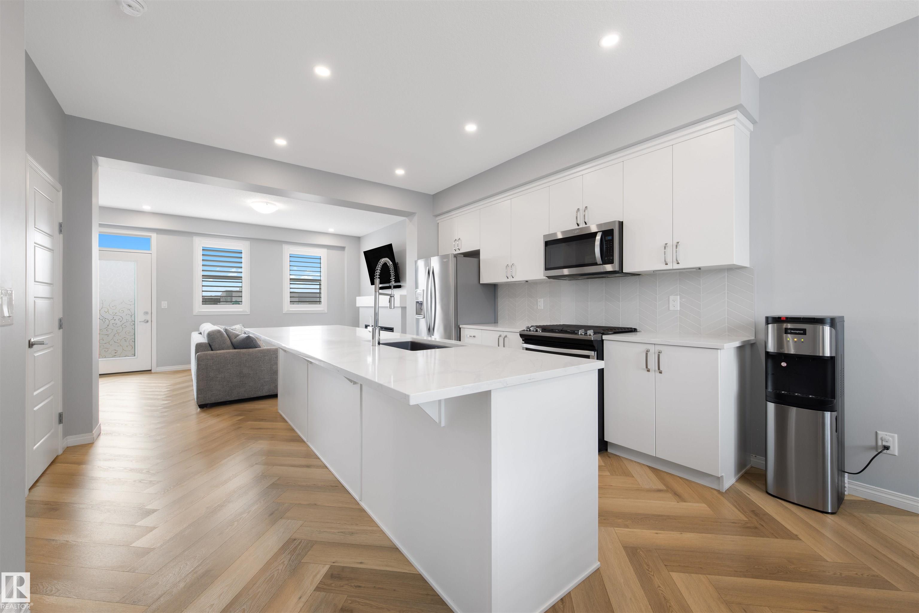 2072 Wonnacott Way Southwest #95, Edmonton, AB T6X 2V7