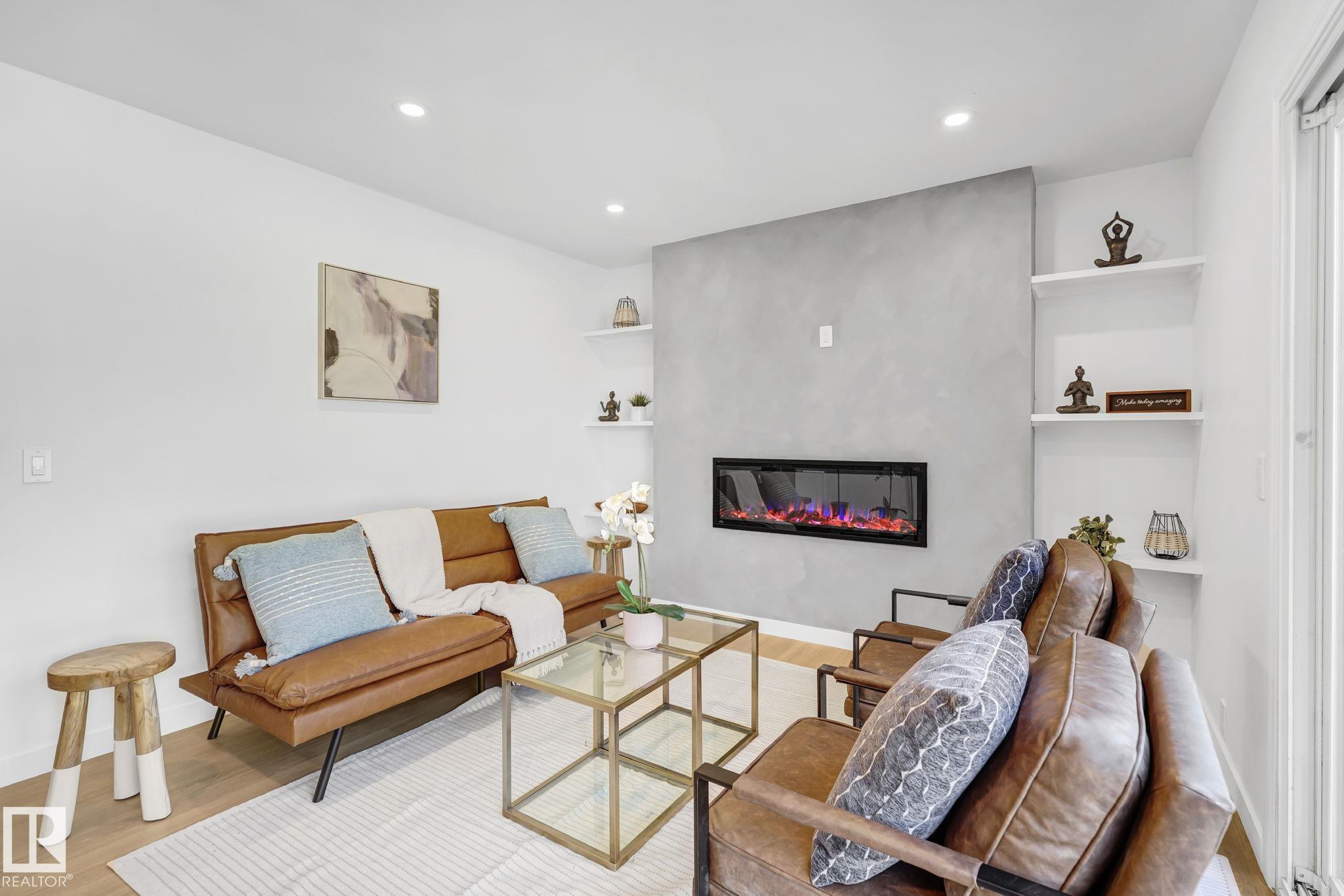 85 St Nw Unit 3867 St, Edmonton, AB T6K 2L5