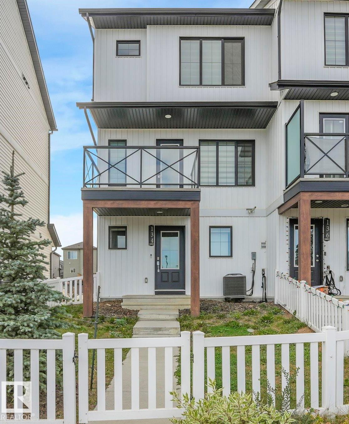 134 Secord Dr NW, Edmonton, AB T5T 7N9