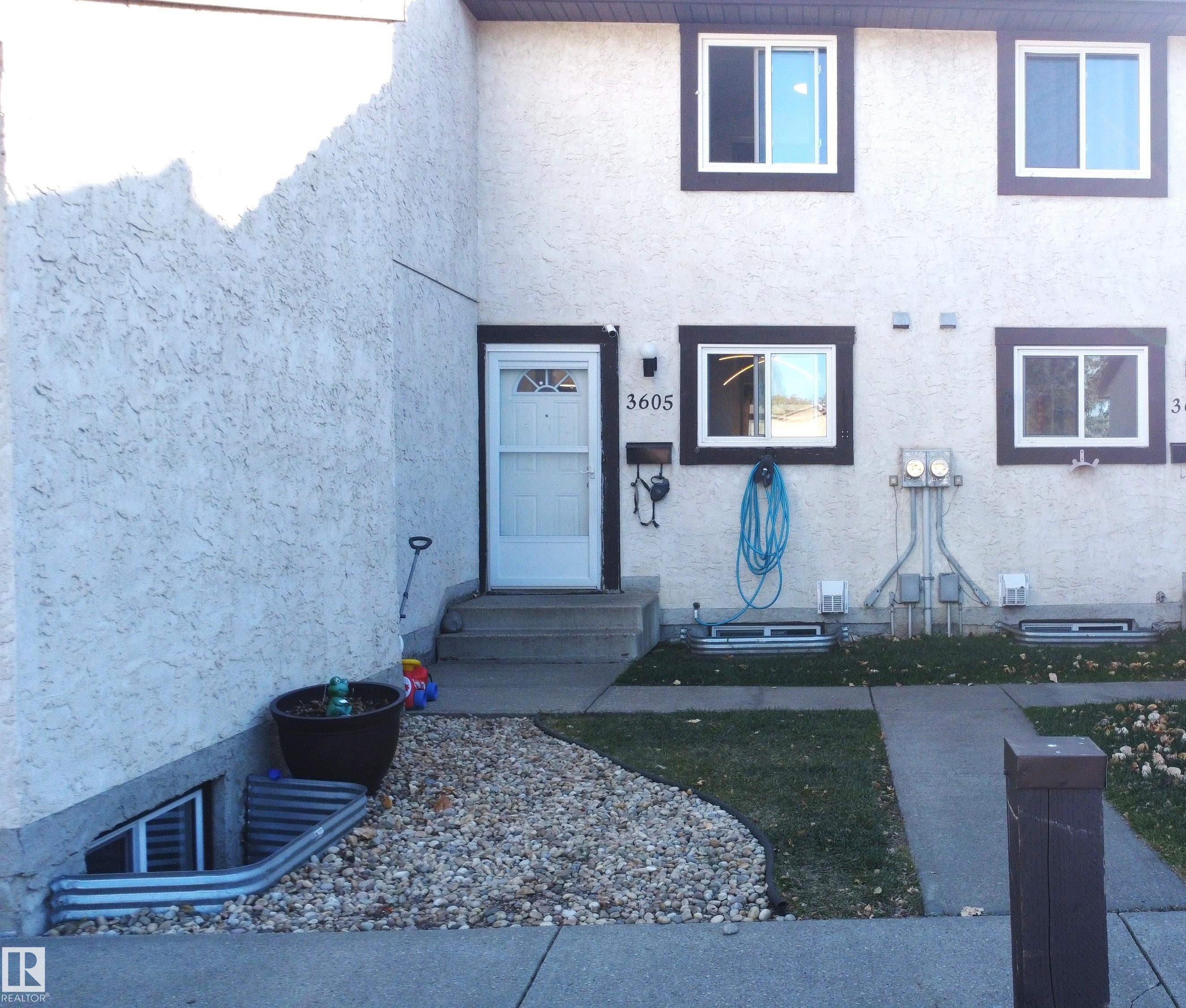 30 Av Nw Unit 3605 Ave, Edmonton, AB T6L 5H5