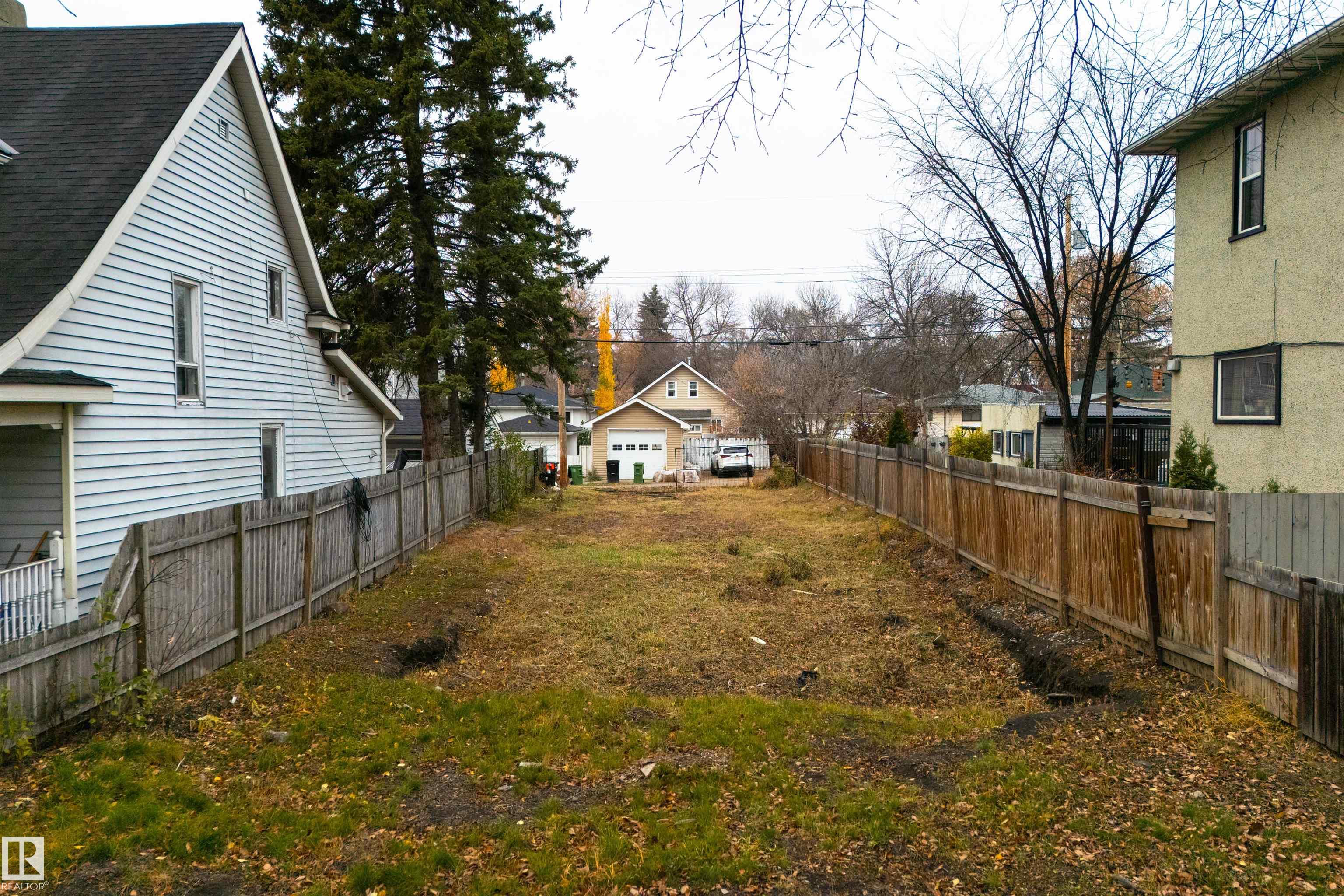 93 St Nw Unit 12026 St, Edmonton, AB T5G 1E8