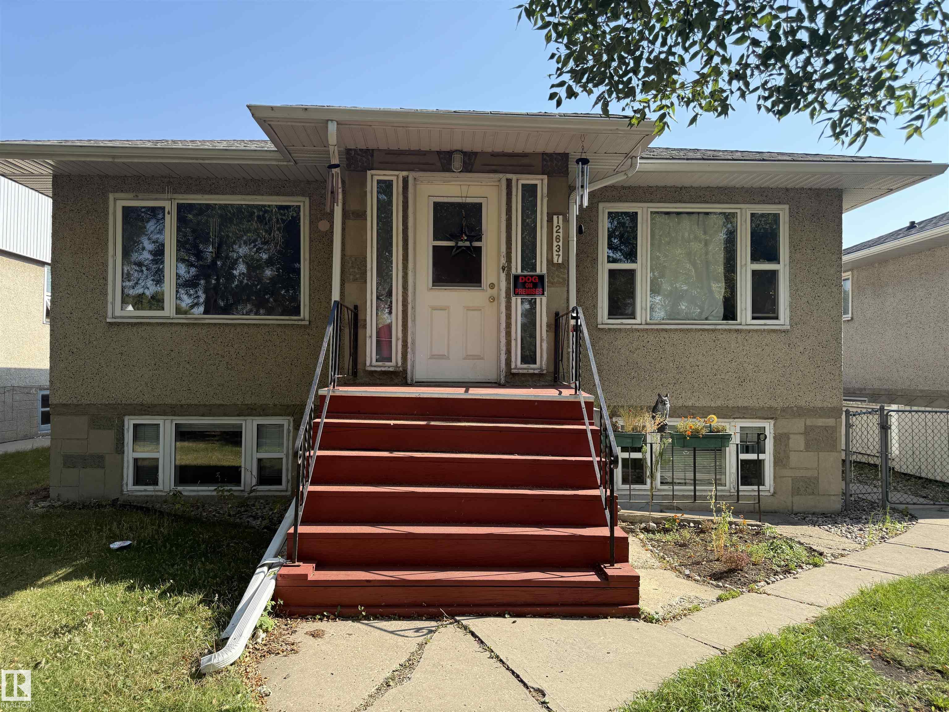 70 St Nw Unit 12637 St, Edmonton, AB T6L 3R6