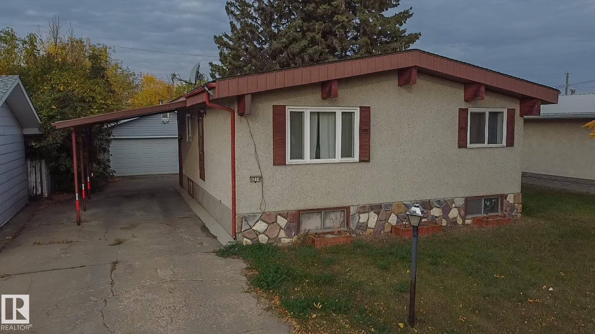 53 St Unit 4814 St, Bonnyville, AB T9N 1X8