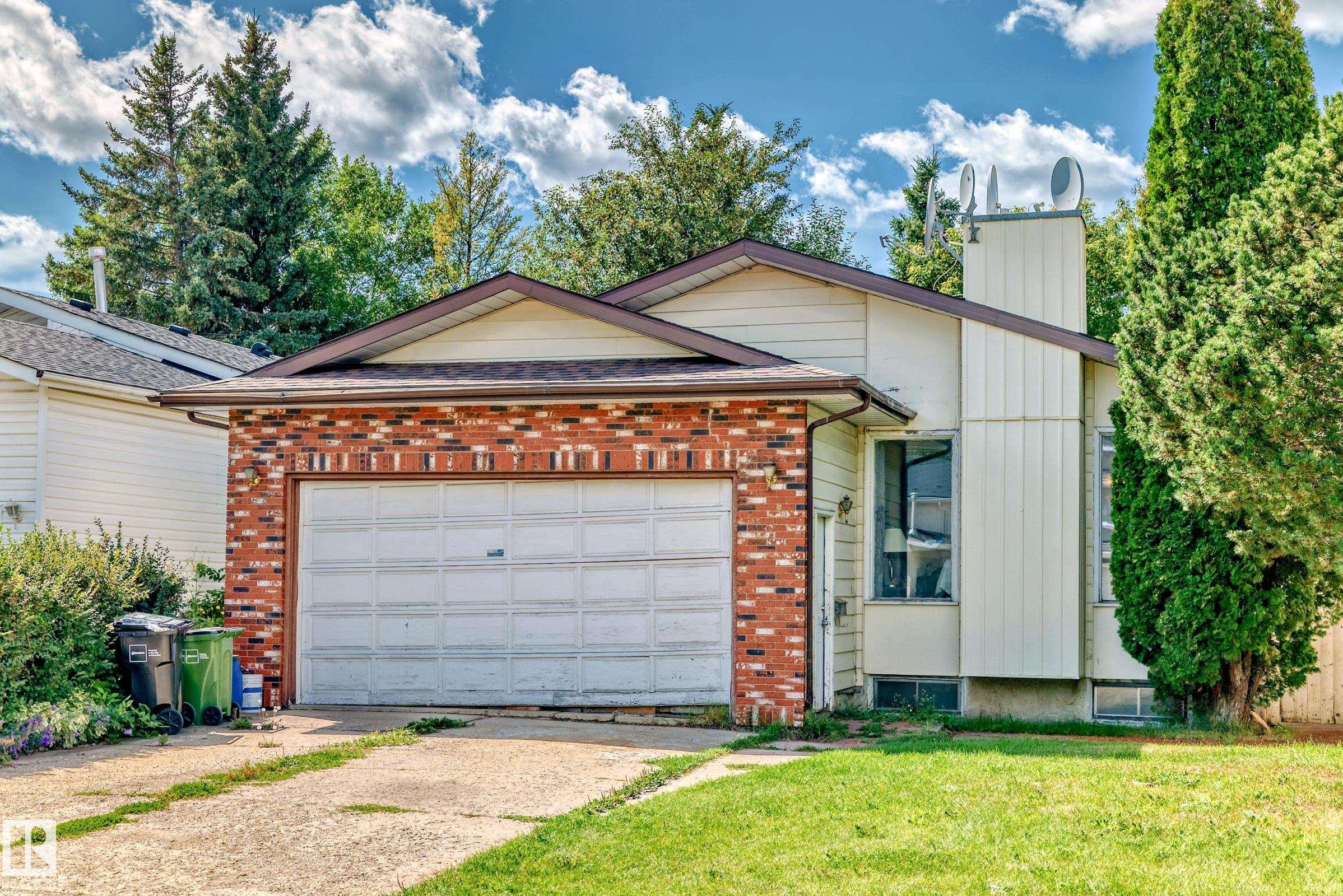49 St Nw Unit 1720 St #a, Edmonton, AB T6L 3K6