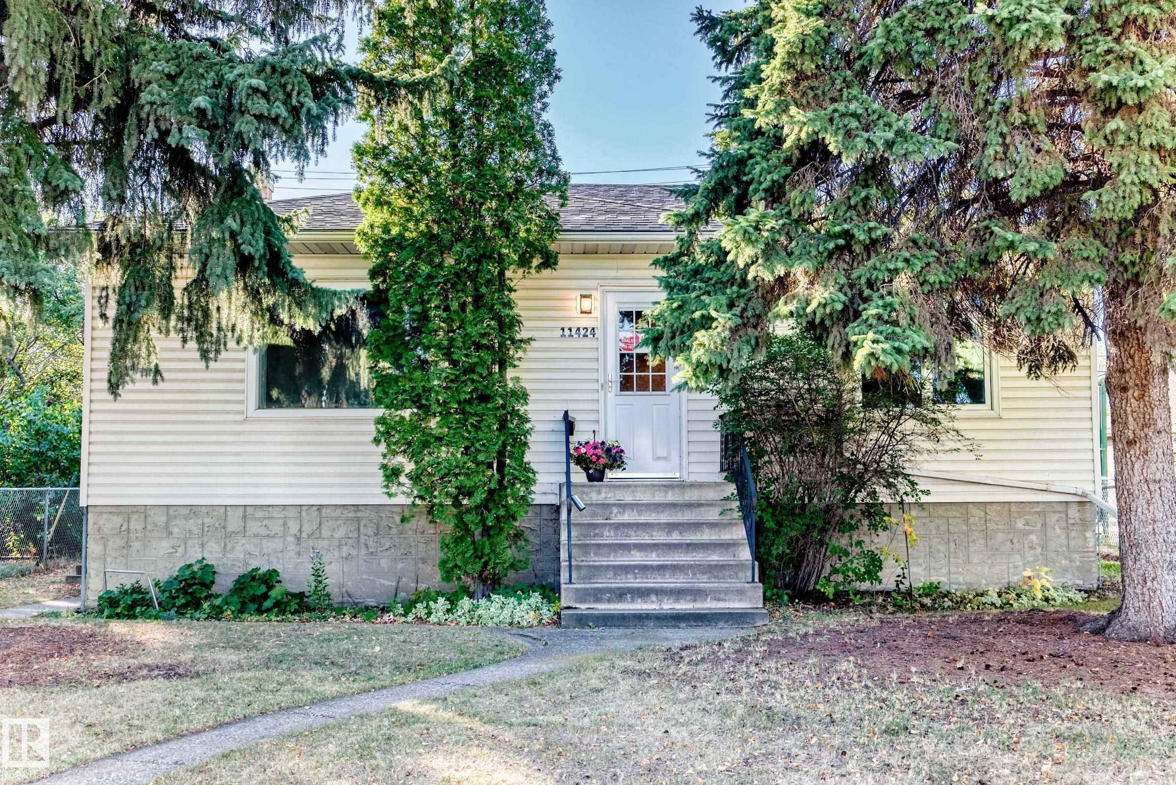 105 St Nw Unit 11424 St, Edmonton, AB T5G 2M8