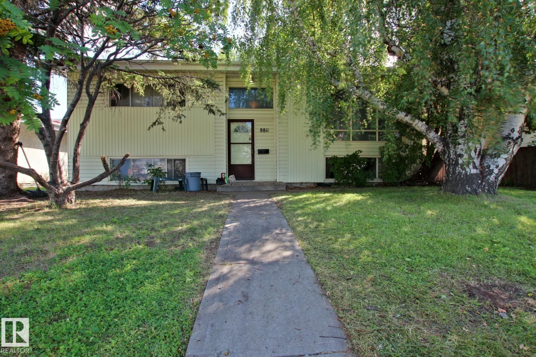 163 St Nw Unit 8811 St, Edmonton, AB T5R 2N8