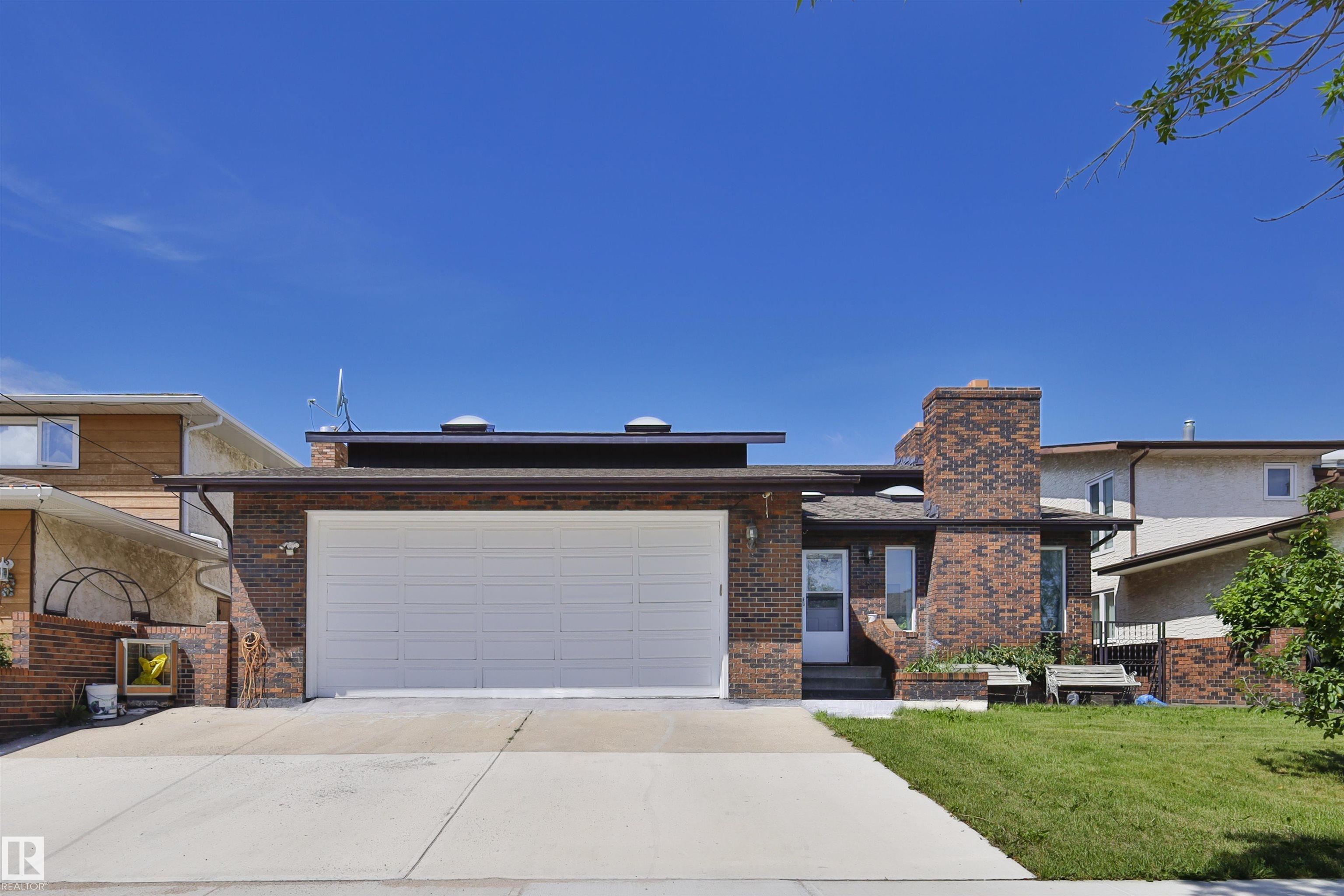 100 St Nw Unit 15808 St, Edmonton, AB T5X 4E4