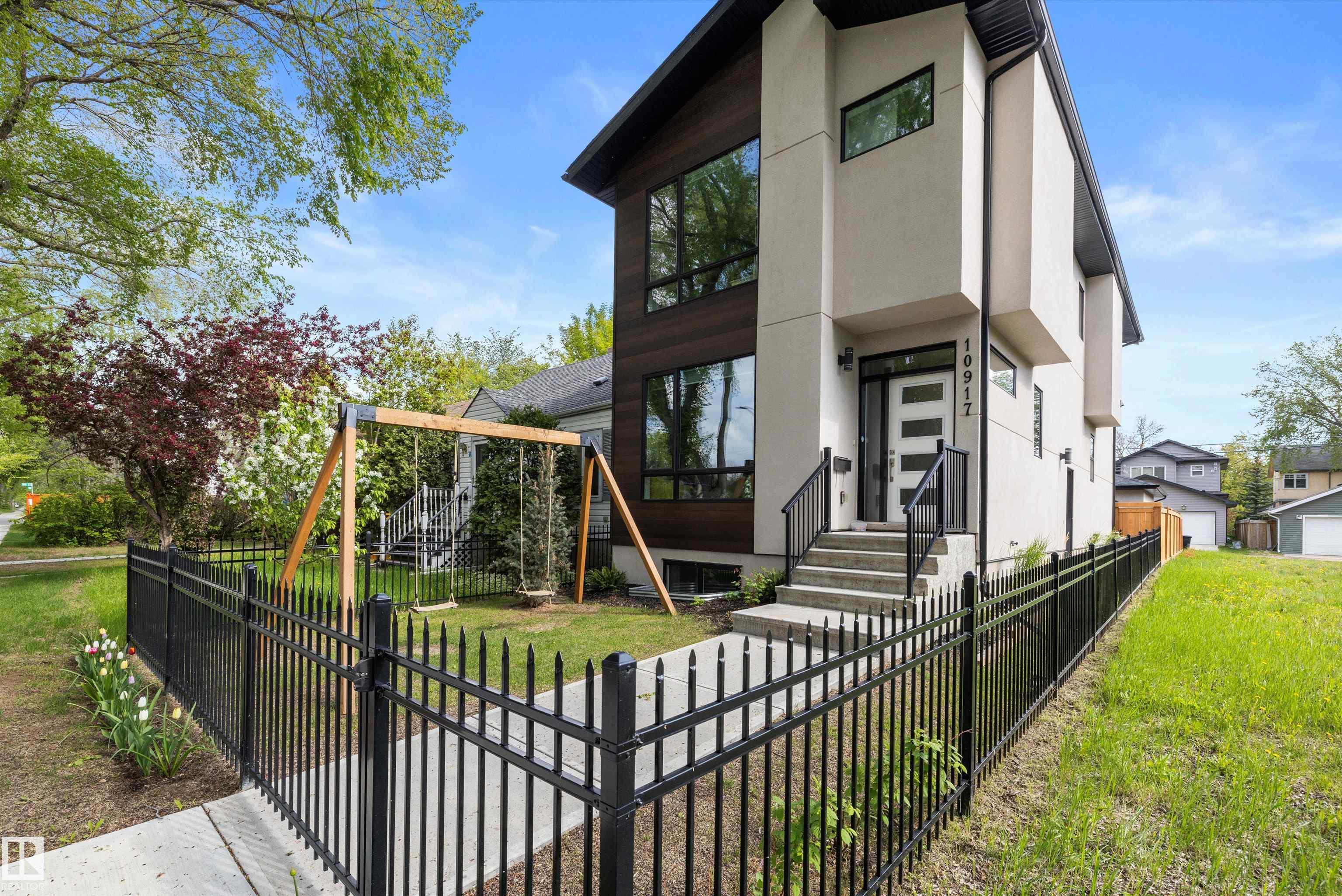 79 Av Nw Unit 10917 Ave, Edmonton, AB T6G 0P1