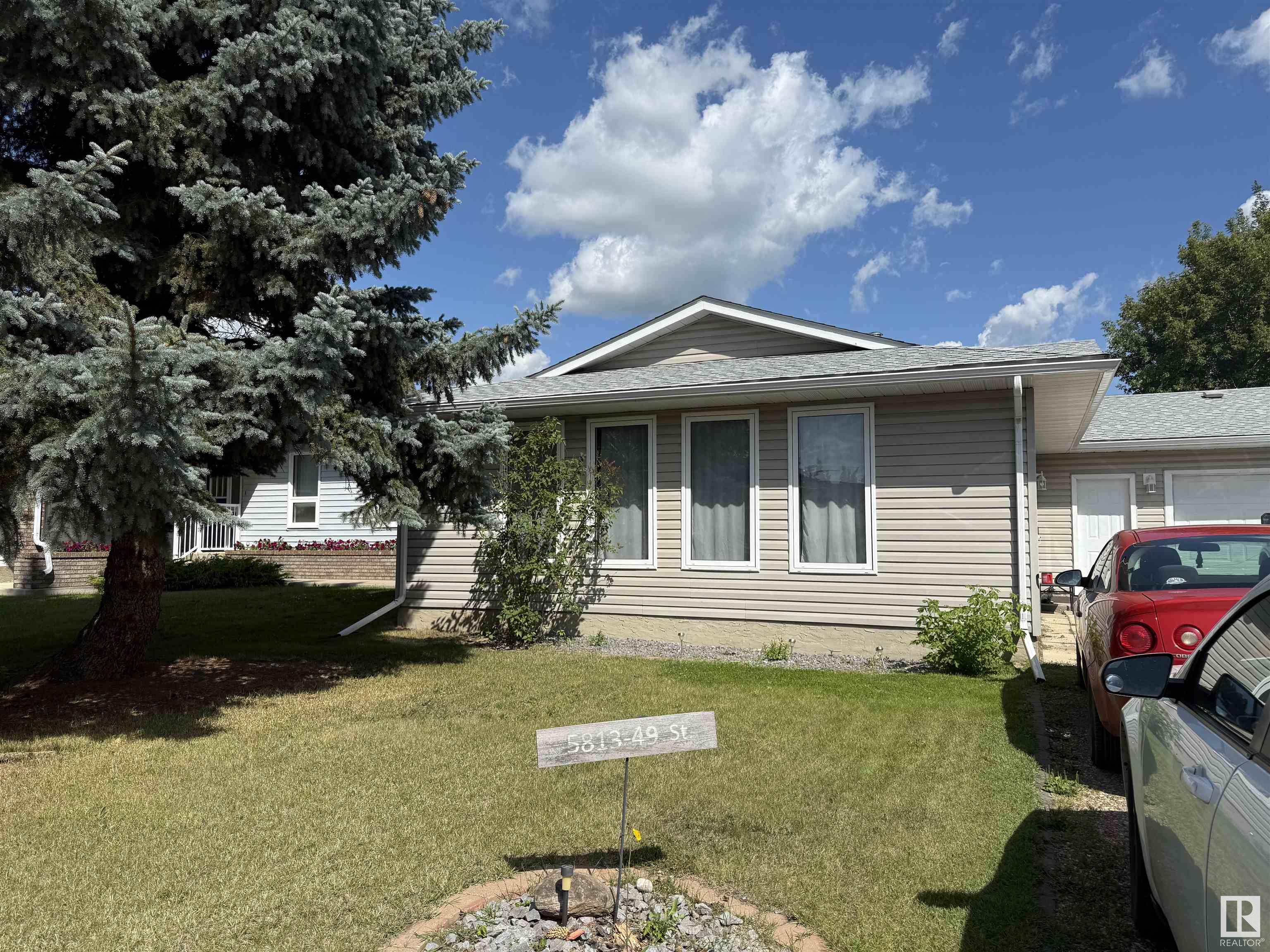 49 St Unit 5813 St, Vegreville, AB T9C 1H1