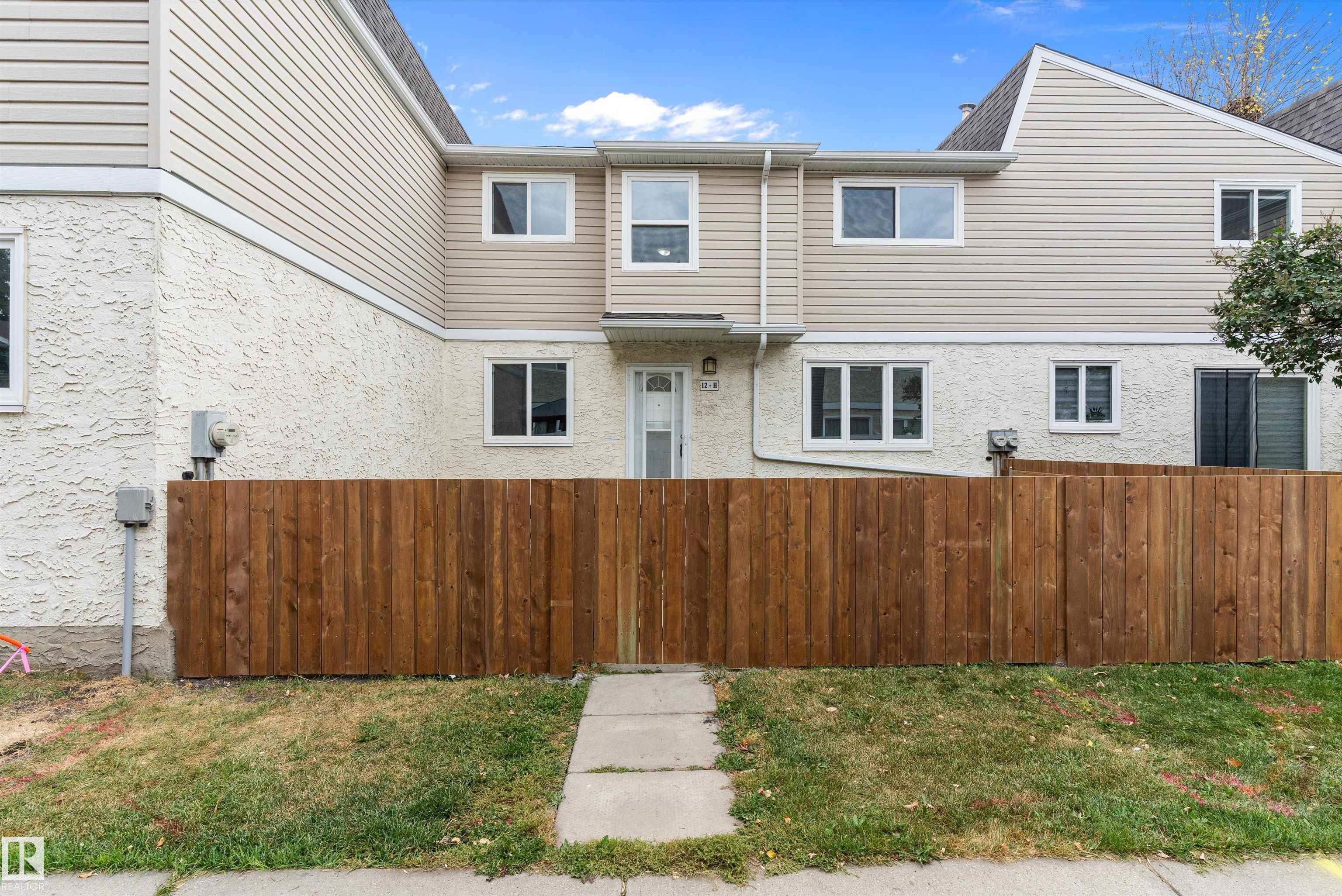 12 Clareview Vlg NW #h, Edmonton, AB T5A 3P2