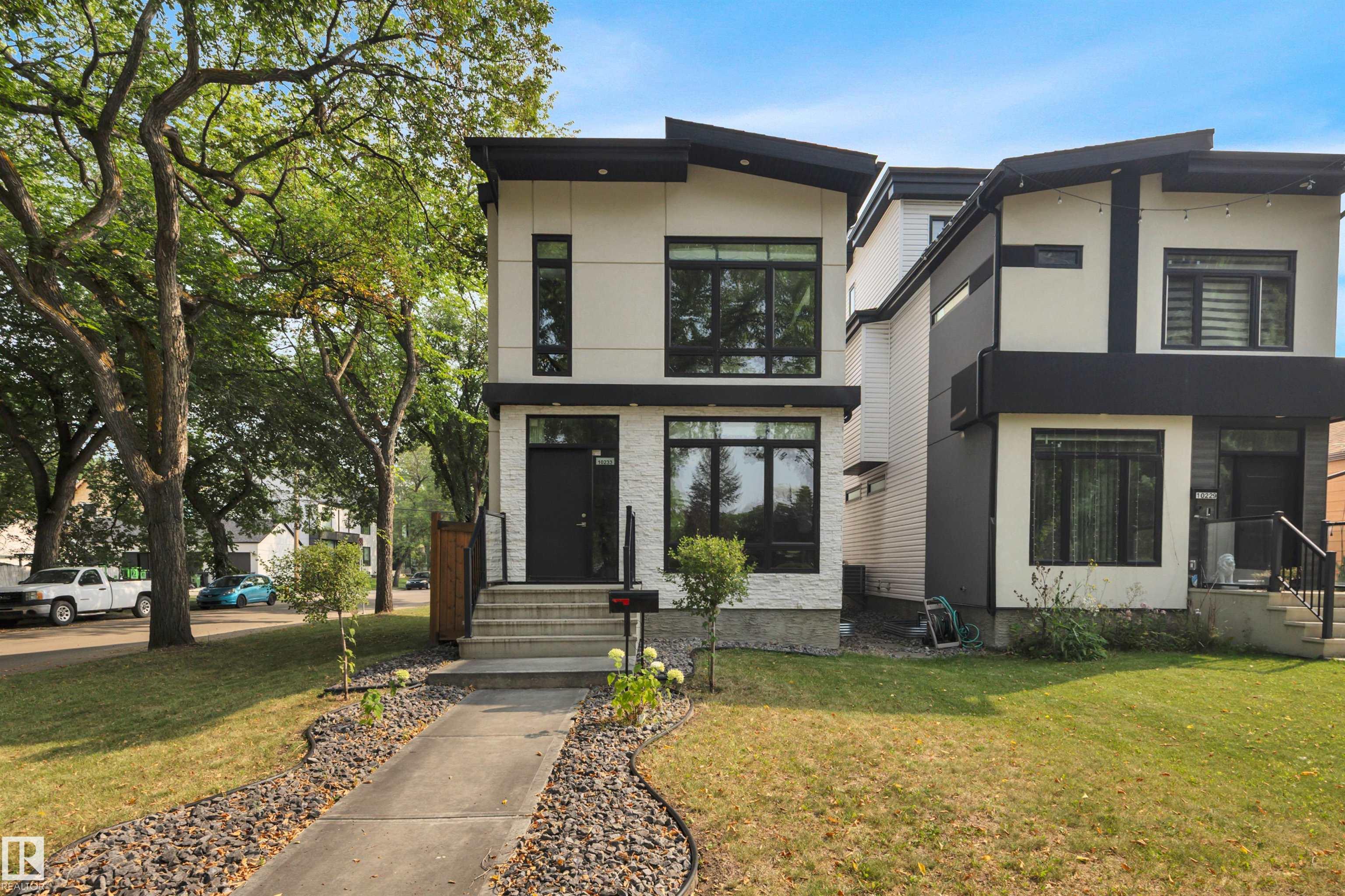 139 St Nw Unit 10233 St, Edmonton, AB T5N 3R2