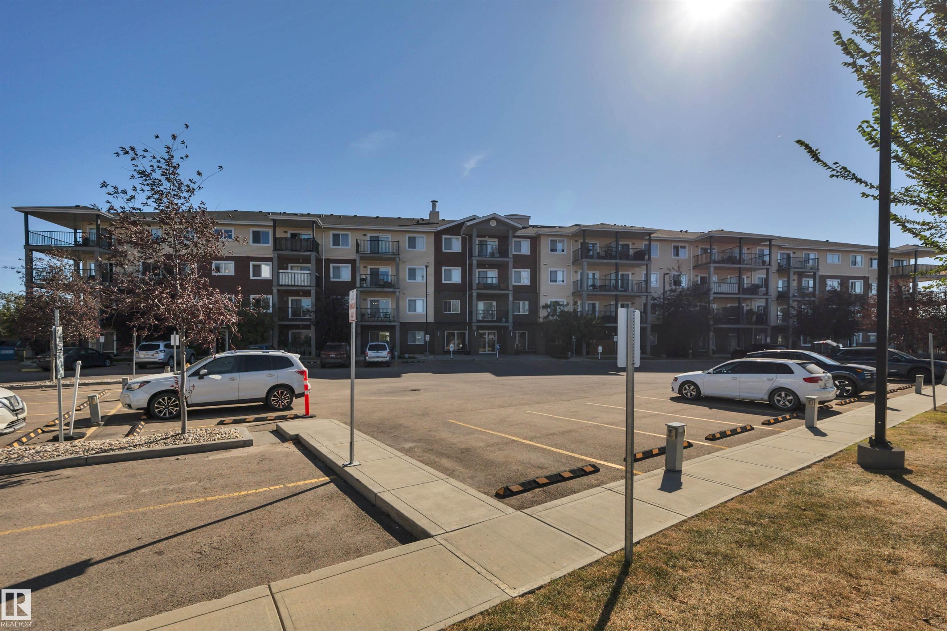 7711 71 Street Northwest #114, Edmonton, AB T6B 0M3