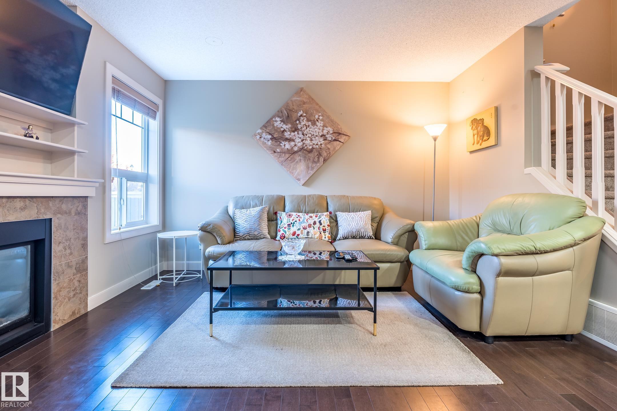 1692 Cunningham Way SW, Edmonton, AB T6W 0W5