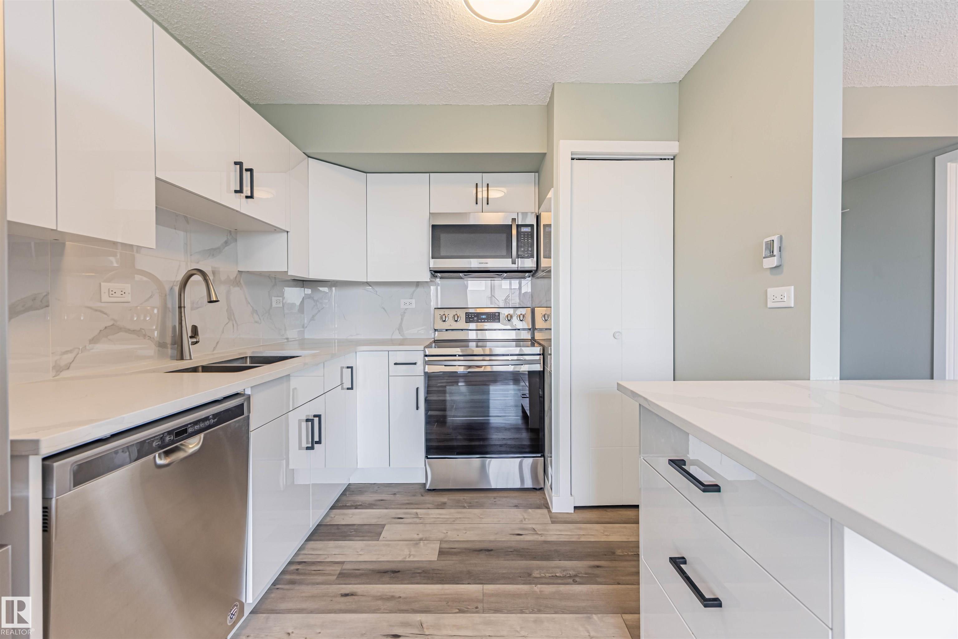 10150 117 Street Northwest #1705, Edmonton, AB T5K 2J2