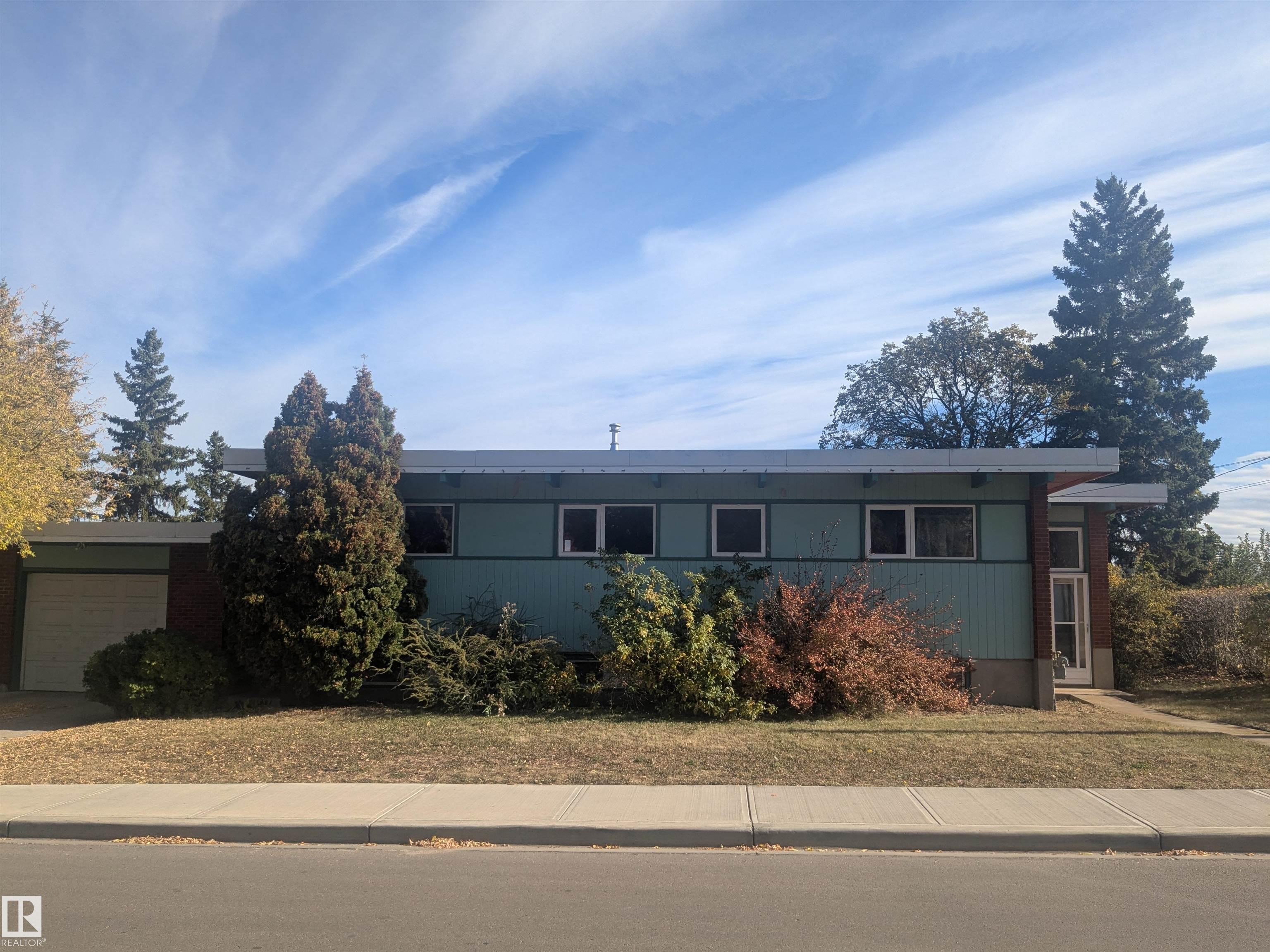 96 St Nw Unit 8311 St, Edmonton, AB T6C 3Y4