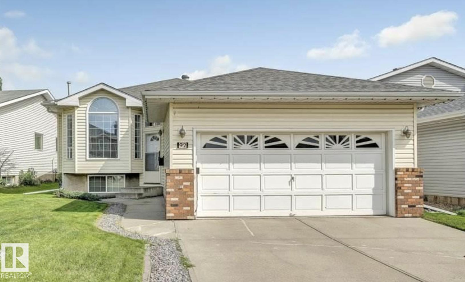 92 Jefferson Rd NW, Edmonton, AB T6L 6P8