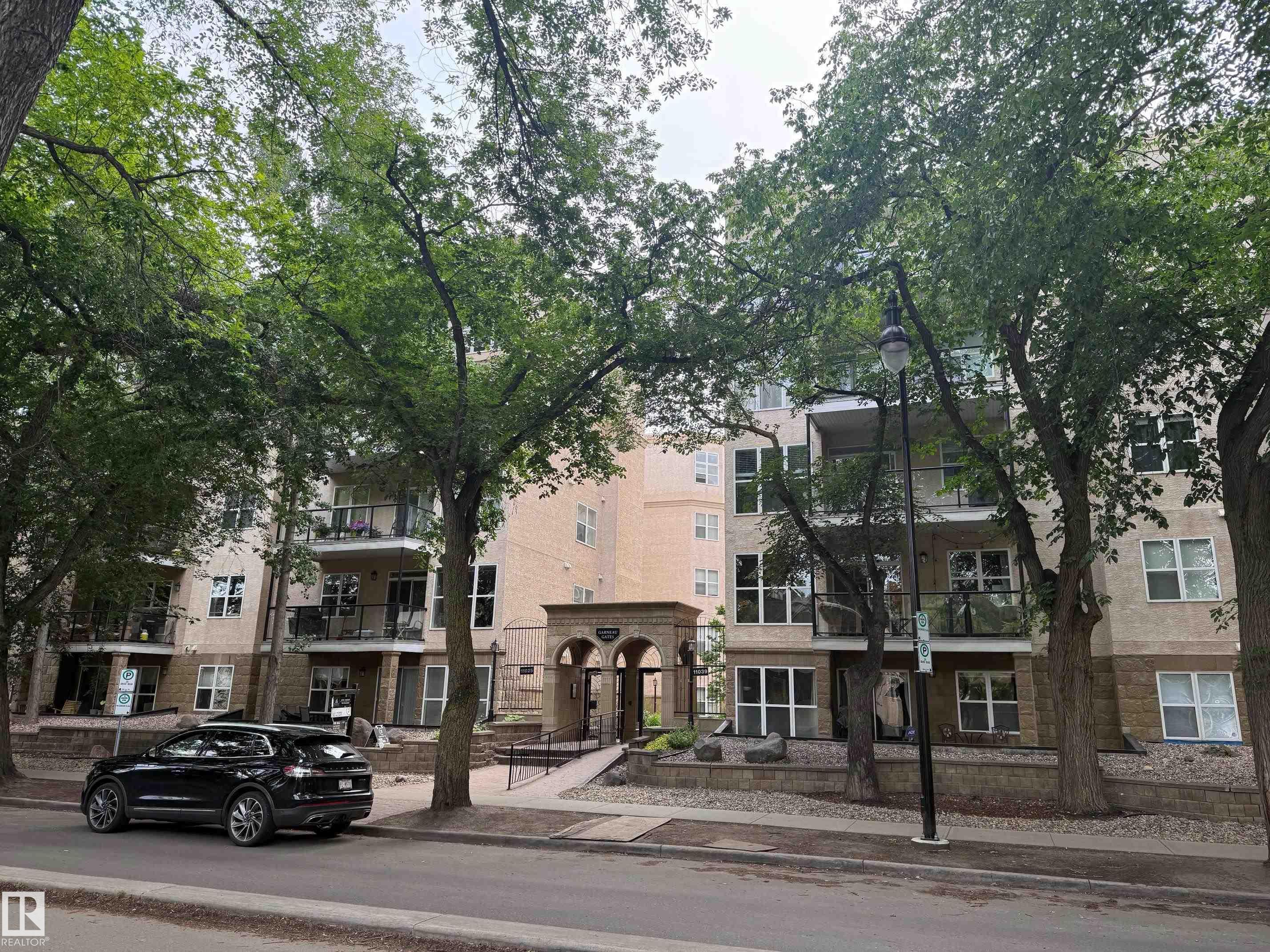 11025 83 Avenue Northwest #103, Edmonton, AB T5J 5G3