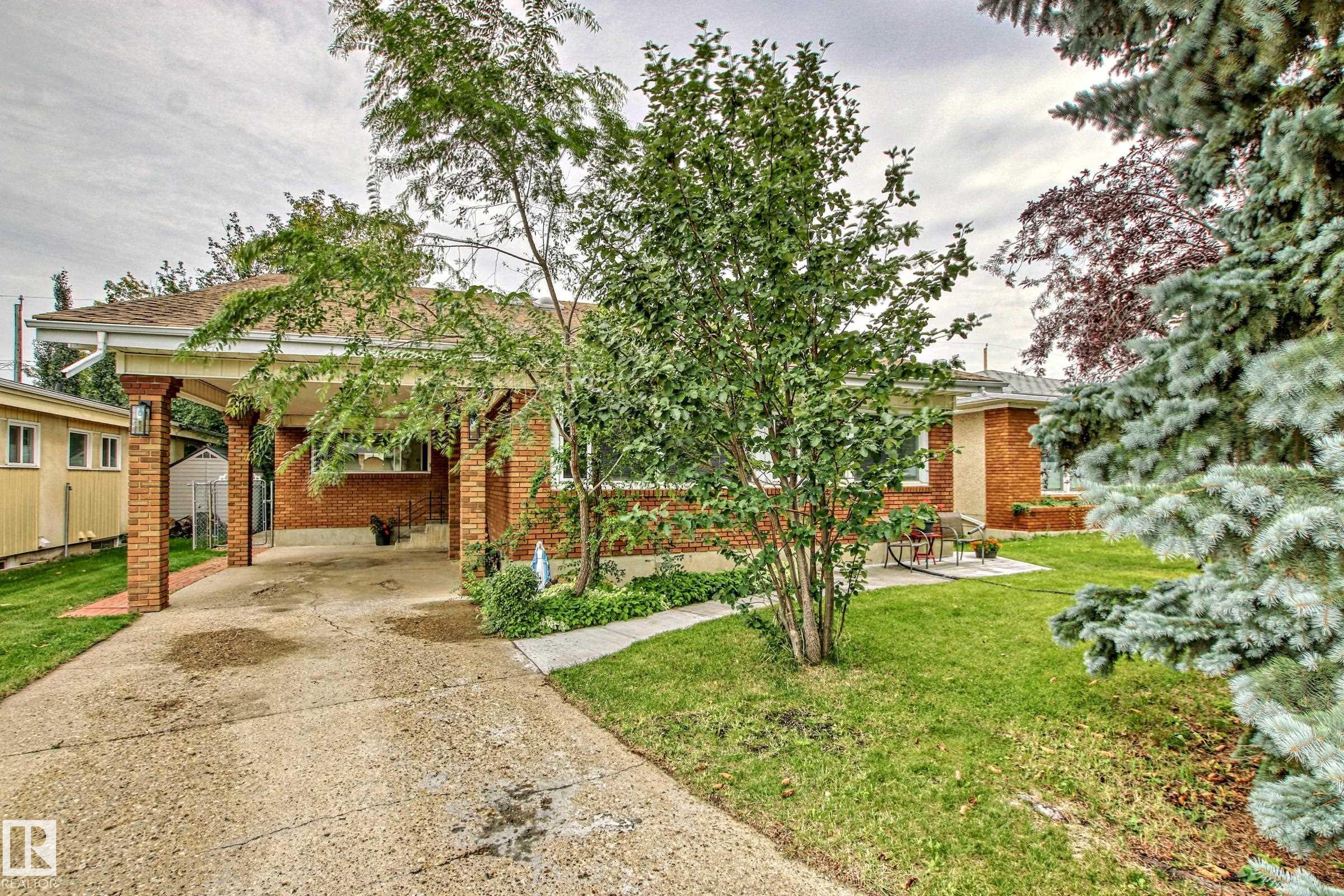 56 St Nw Unit 8507 St, Edmonton, AB T6B 1H8