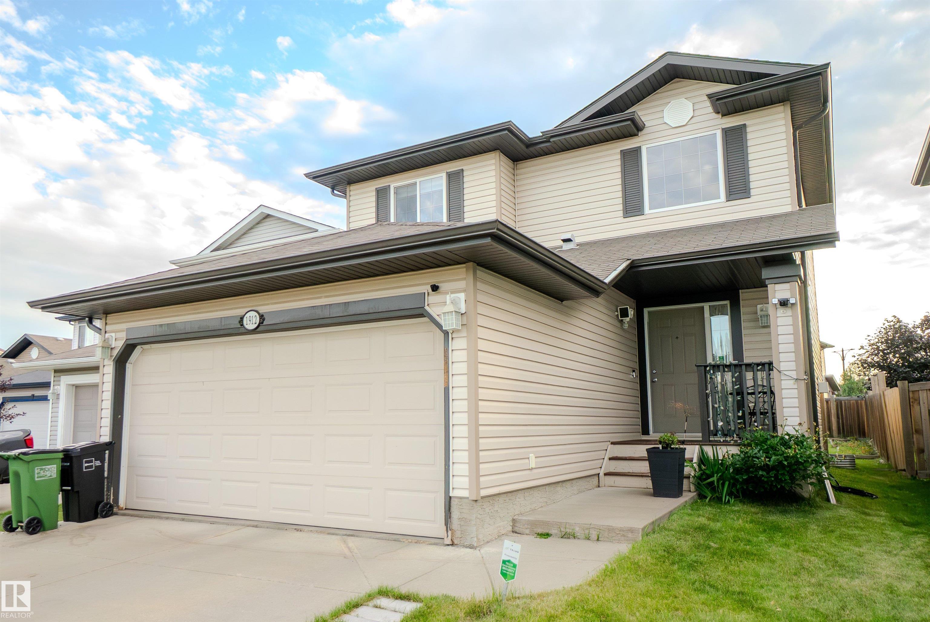 1912 Hammond Pl NW, Edmonton, AB T6M 0K3