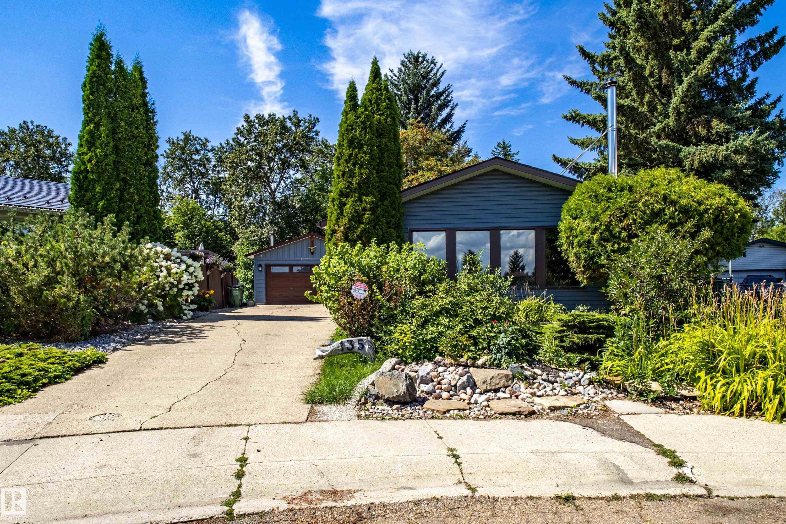 135 Homestead Cr Cres NW, Edmonton, AB T5A 2Y1
