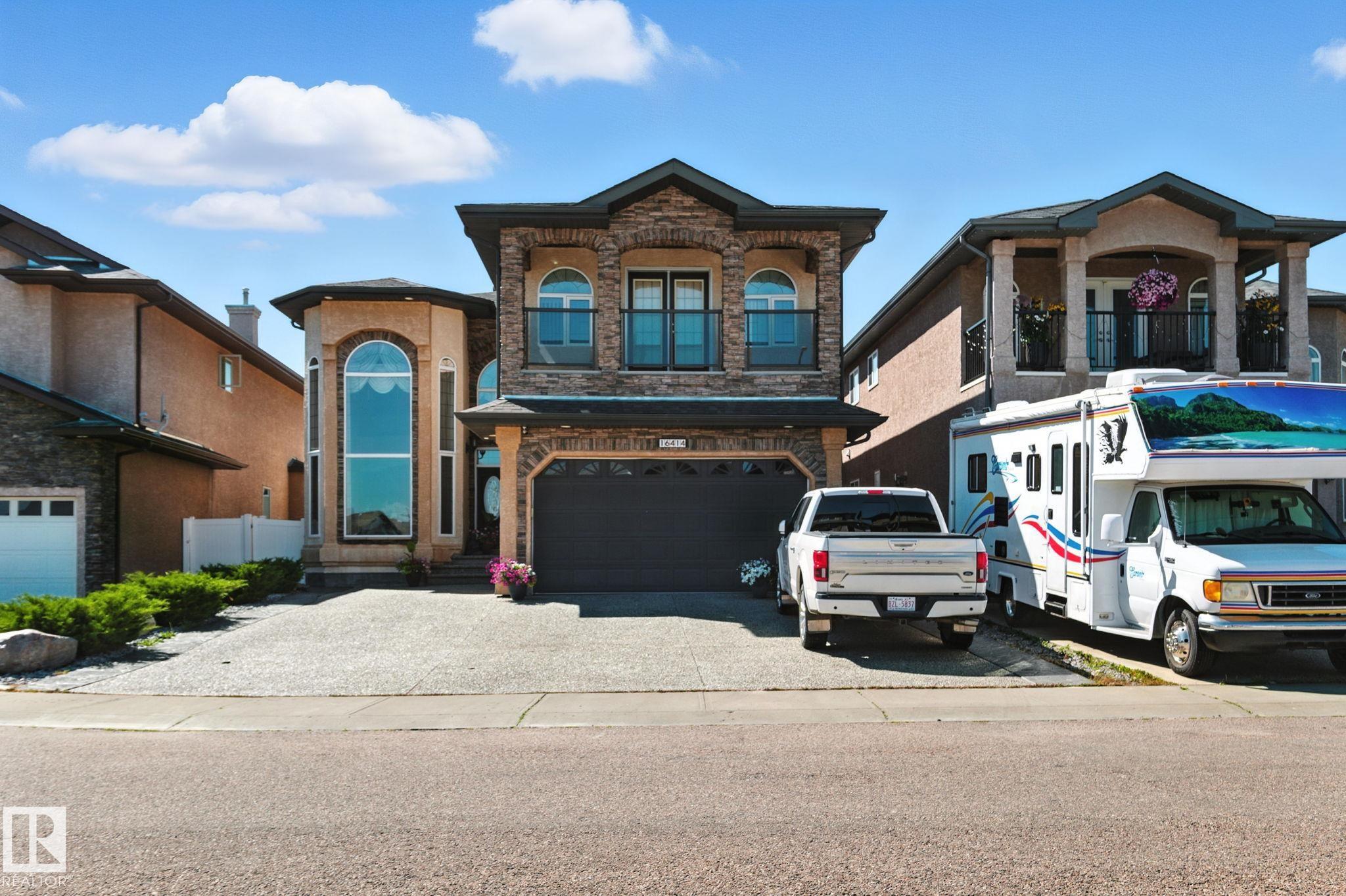 60 St Nw Unit 16414 St #a, Edmonton, AB T5Y 0G4