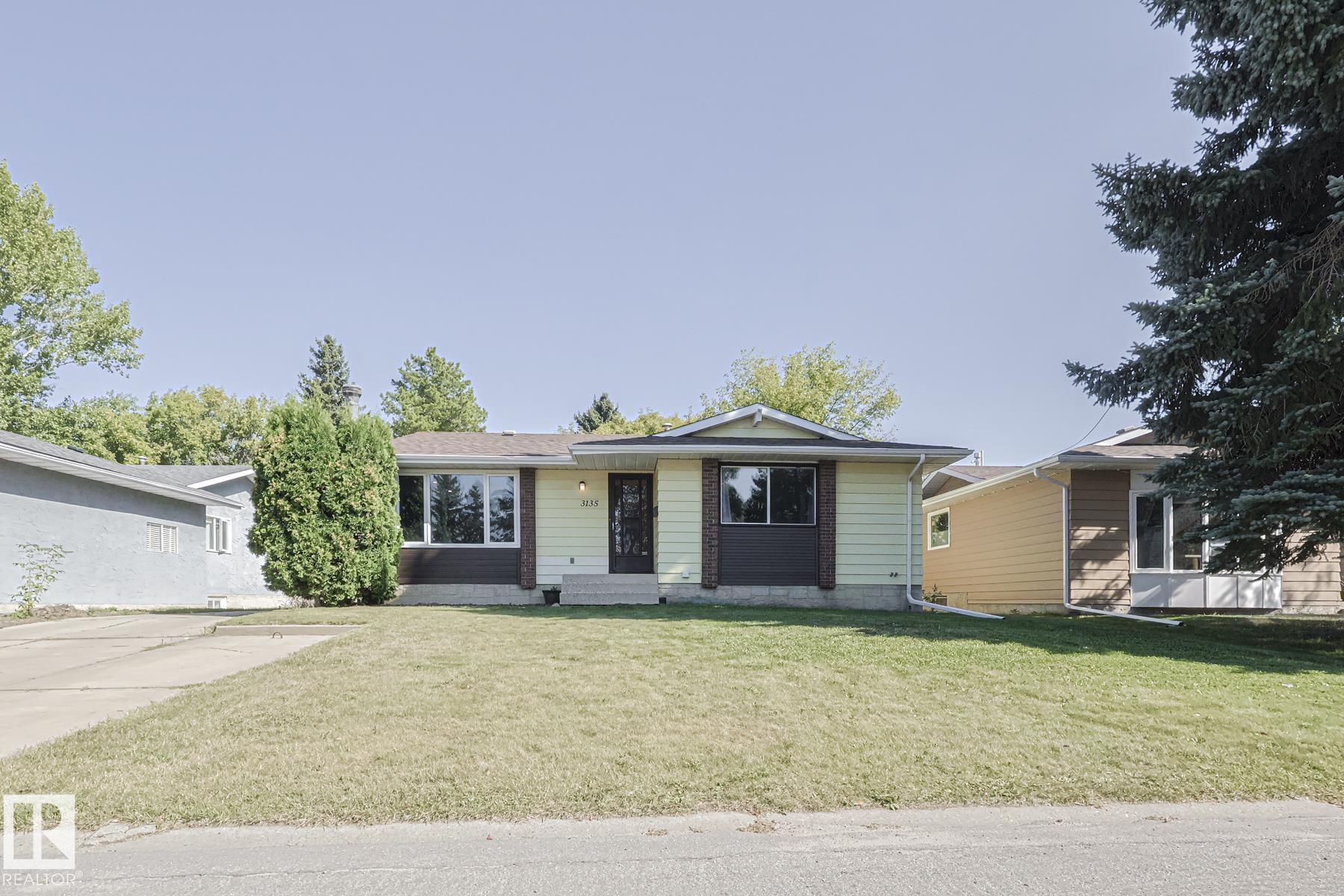 74 St Nw Unit 3135 St, Edmonton, AB T6K 1J7