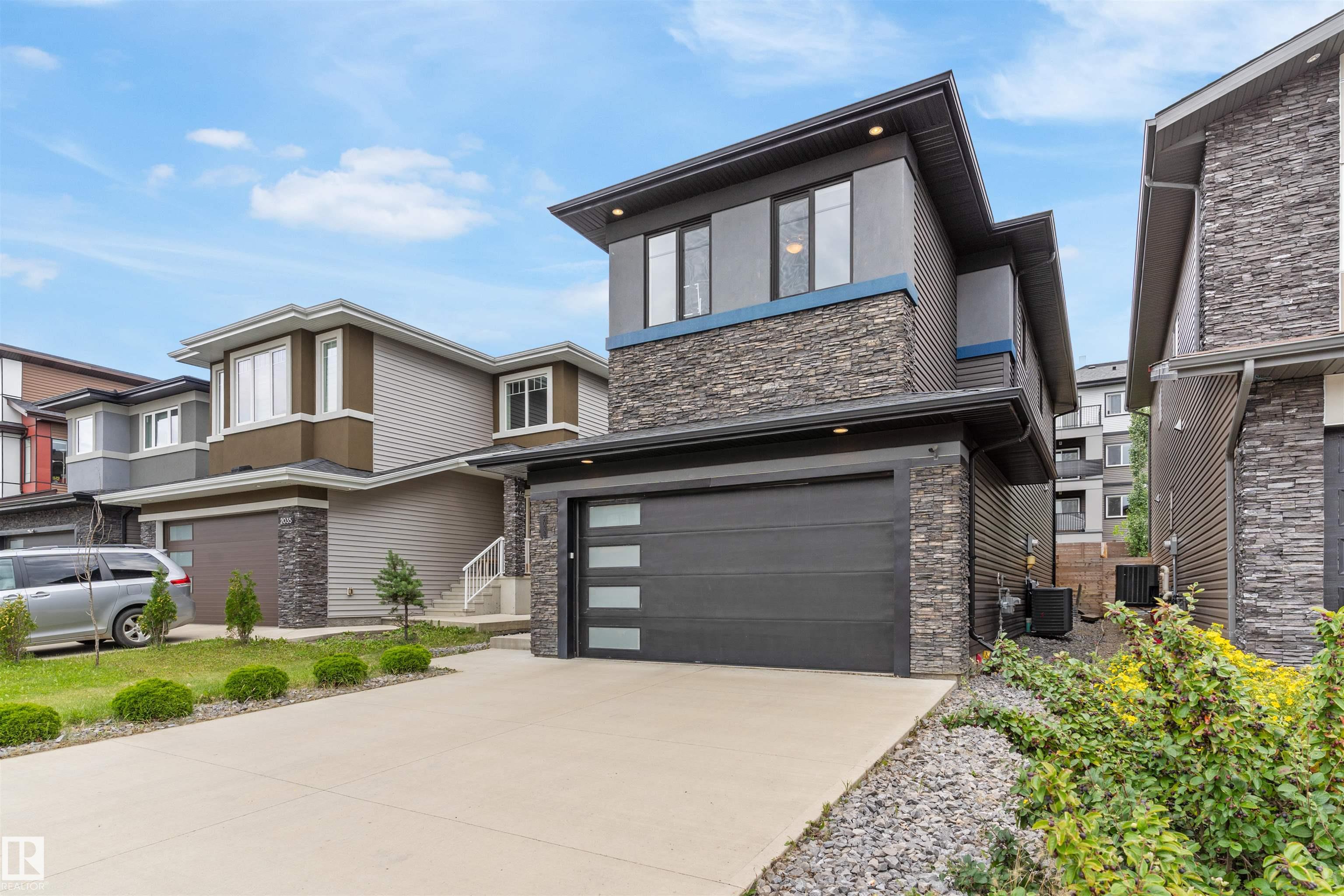 2033 Ware Rd NW, Edmonton, AB T6W 2W4