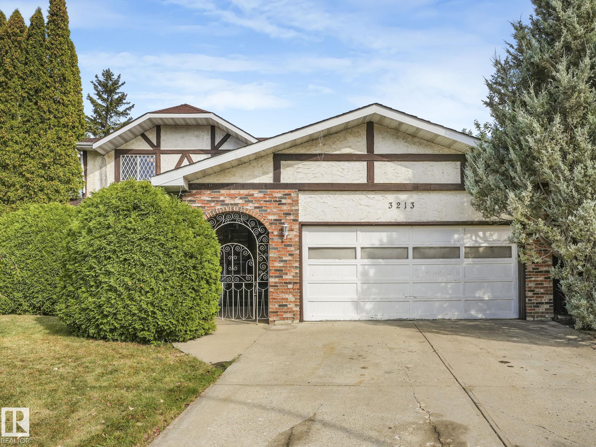 111 St Nw Unit 3213 St #a, Edmonton, AB T6J 3X1