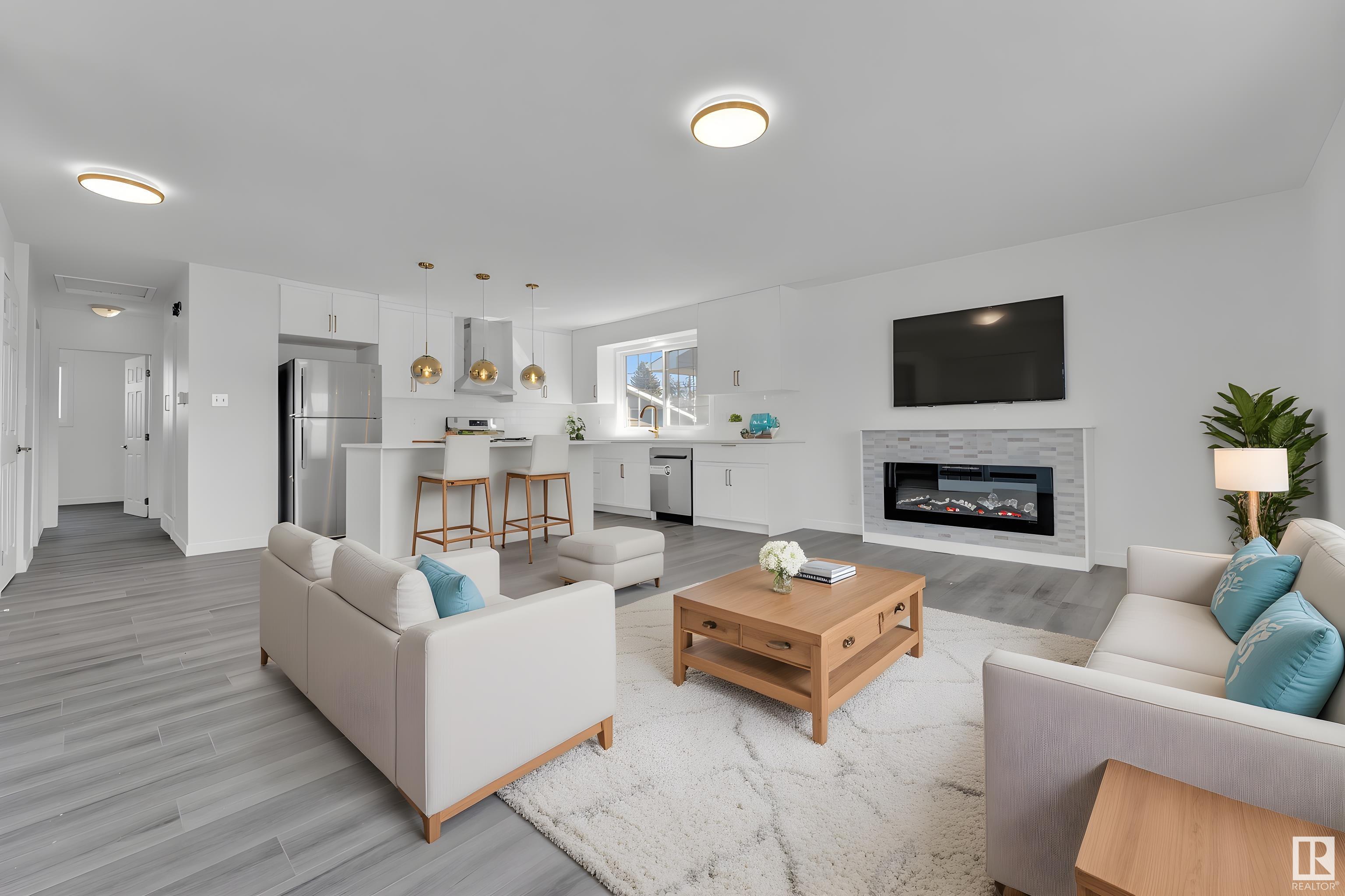 130 Av Nw Unit 8004 Ave, Edmonton, AB T5C 1Y5