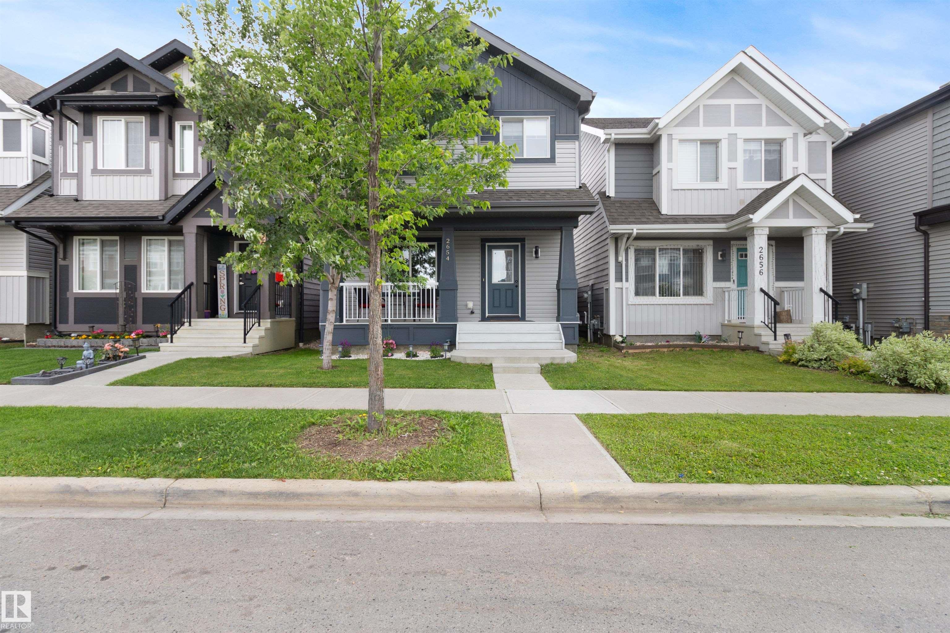 2654 Maple Way NW, Edmonton, AB T6T 2G3