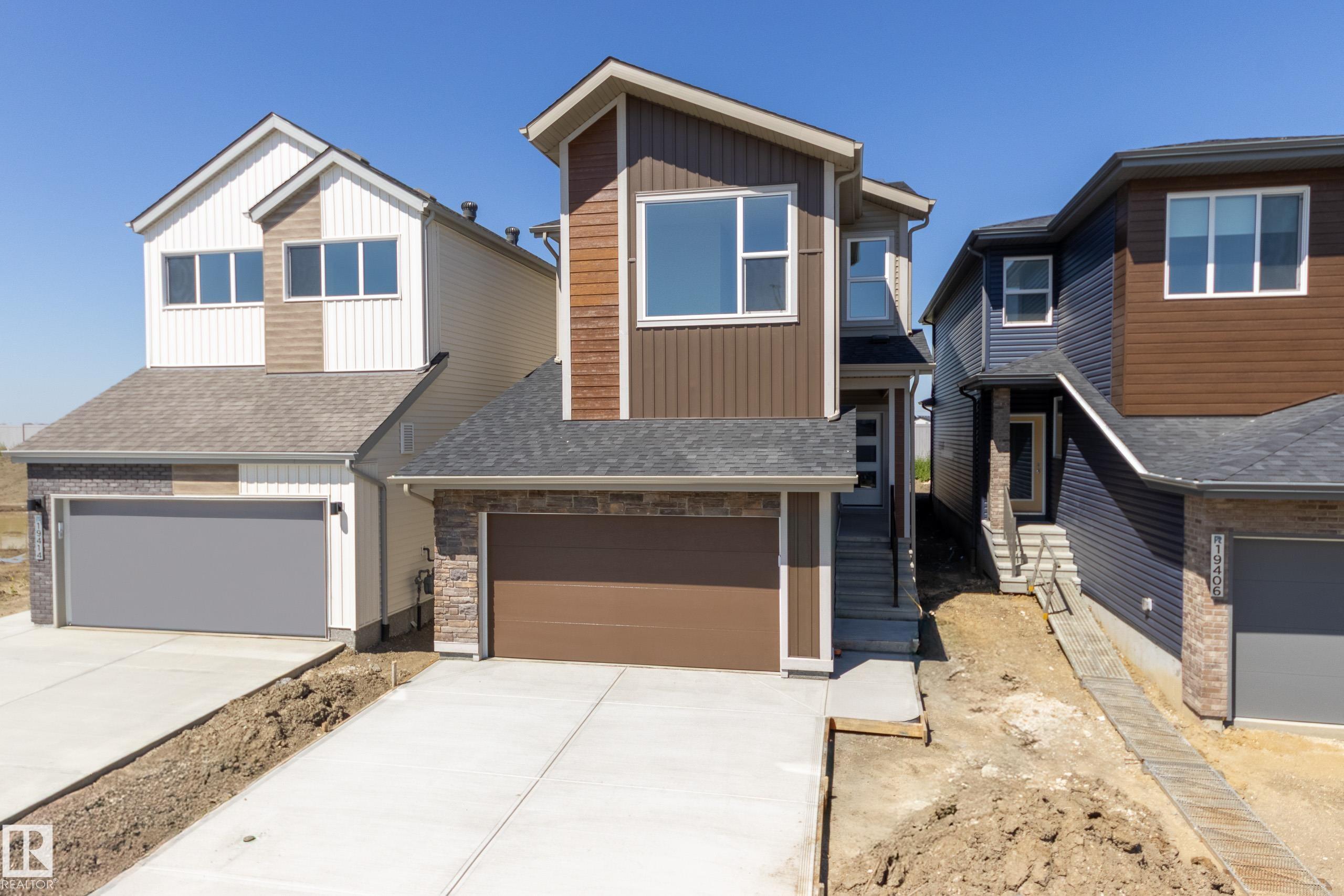 22 Av Nw Unit 19410 Ave #a, Edmonton, AB T6M 3J2
