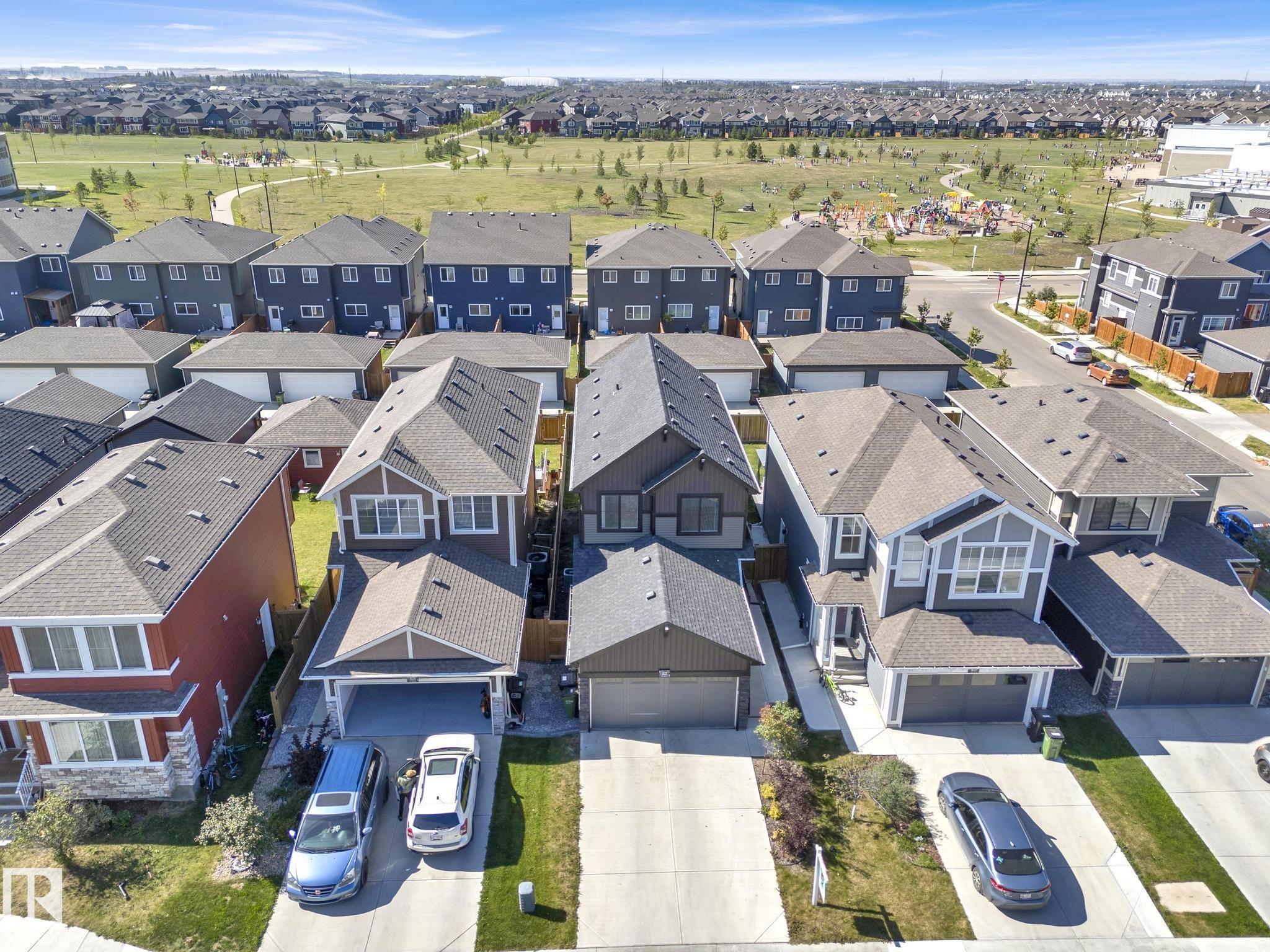 1627 Plum Circle Ci SW, Edmonton, AB T6X 2X1