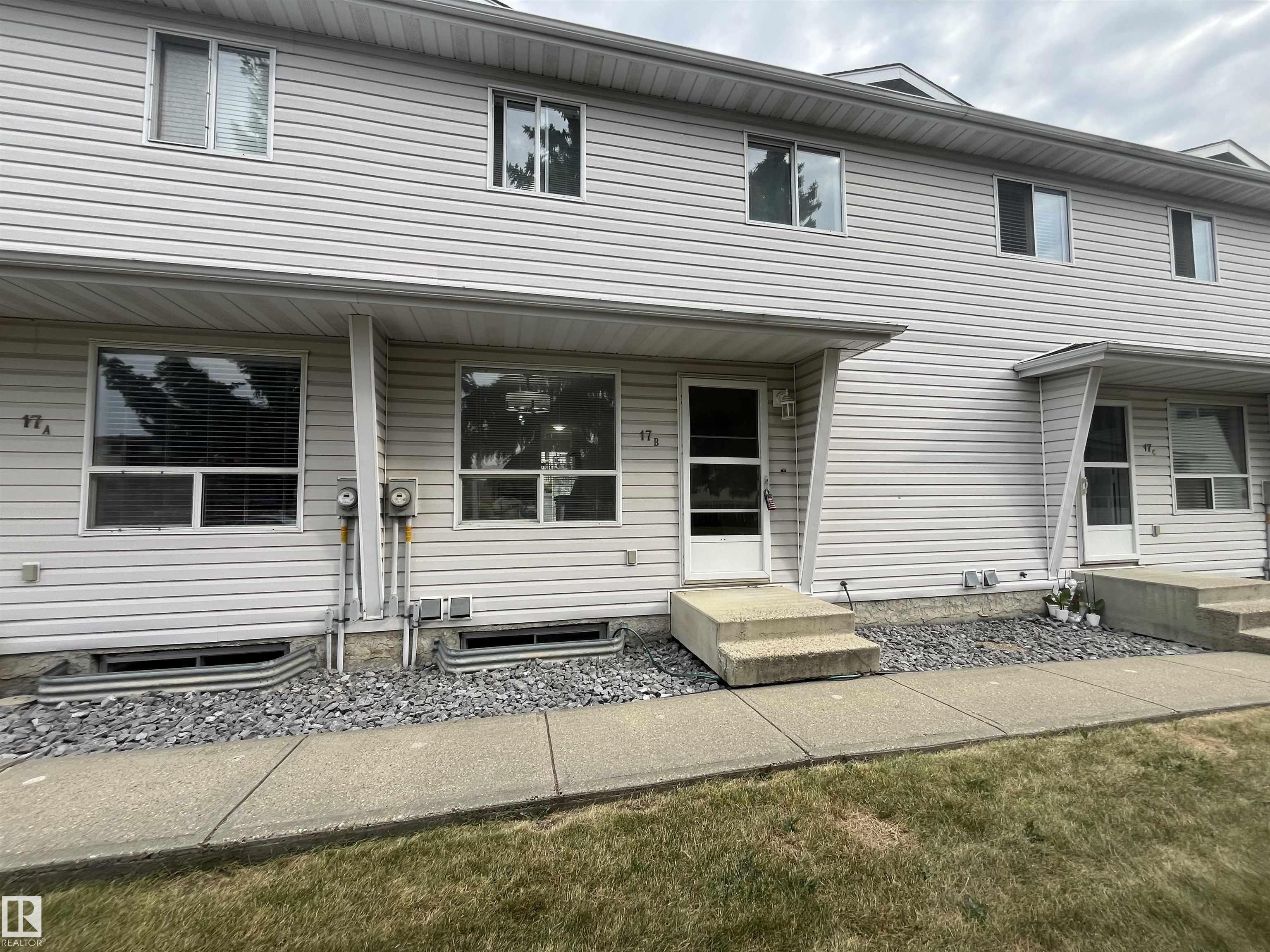 17 Imperial Crescent #b, Devon, AB T9G 1K3
