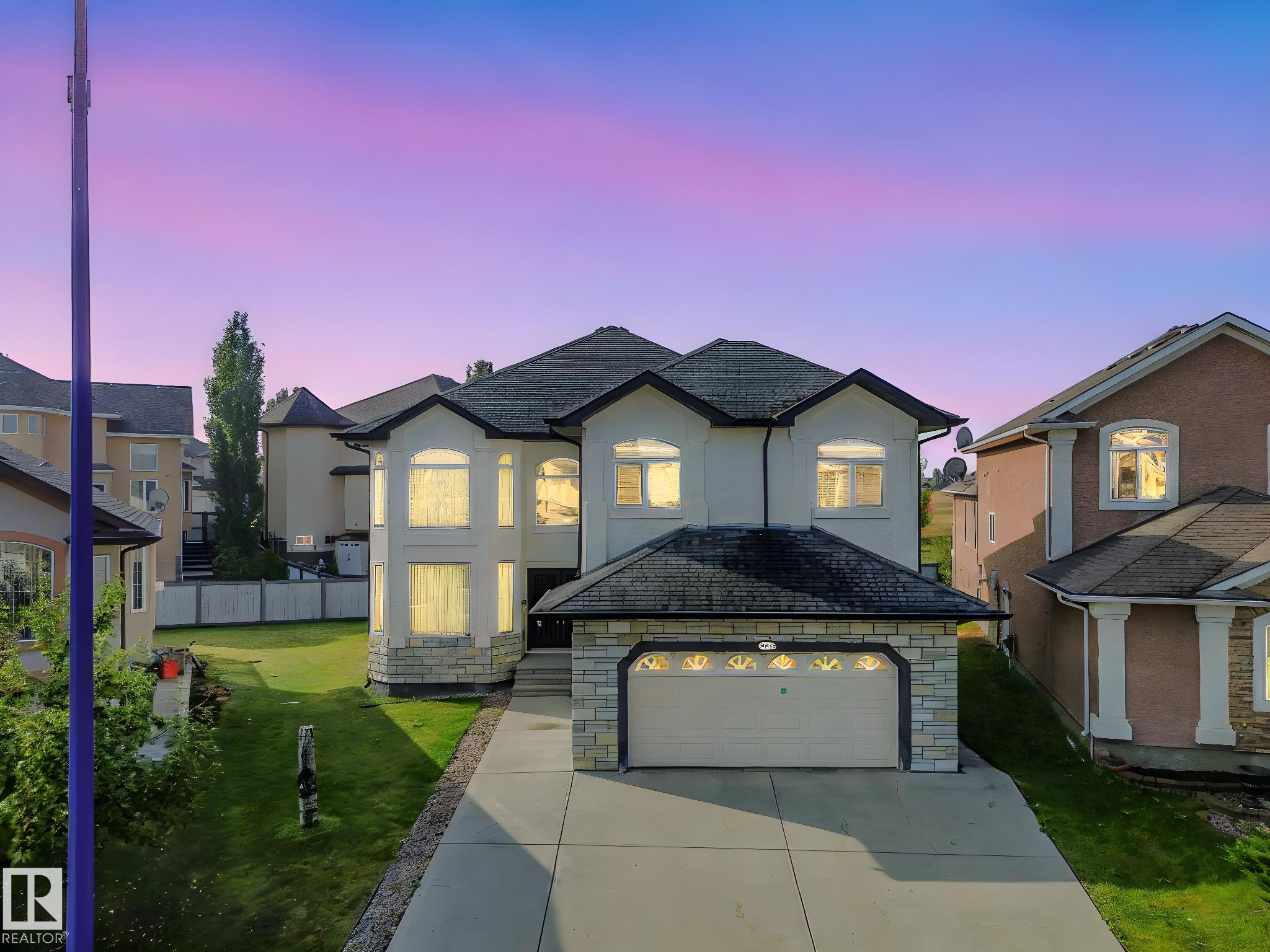 17 Av Sw Unit 6911 Ave, Edmonton, AB T6X 0C9
