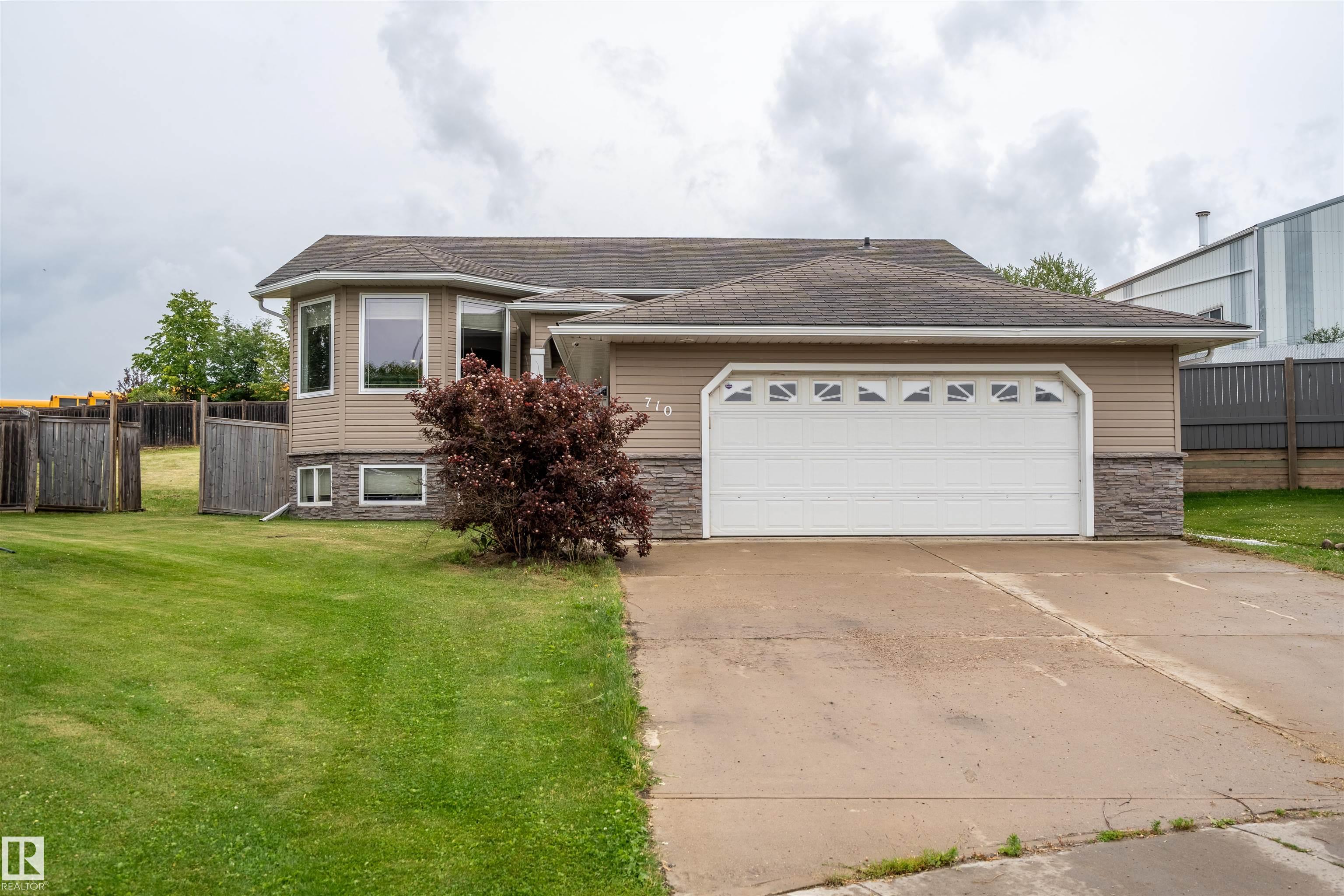 710 Robin Cl Close, Cold Lake, AB T9M 0B7