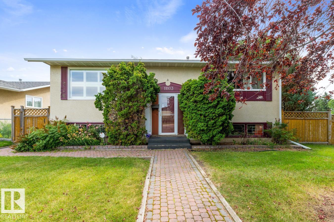 34 St Nw Unit 11103 St, Edmonton, AB T5W 1Y8