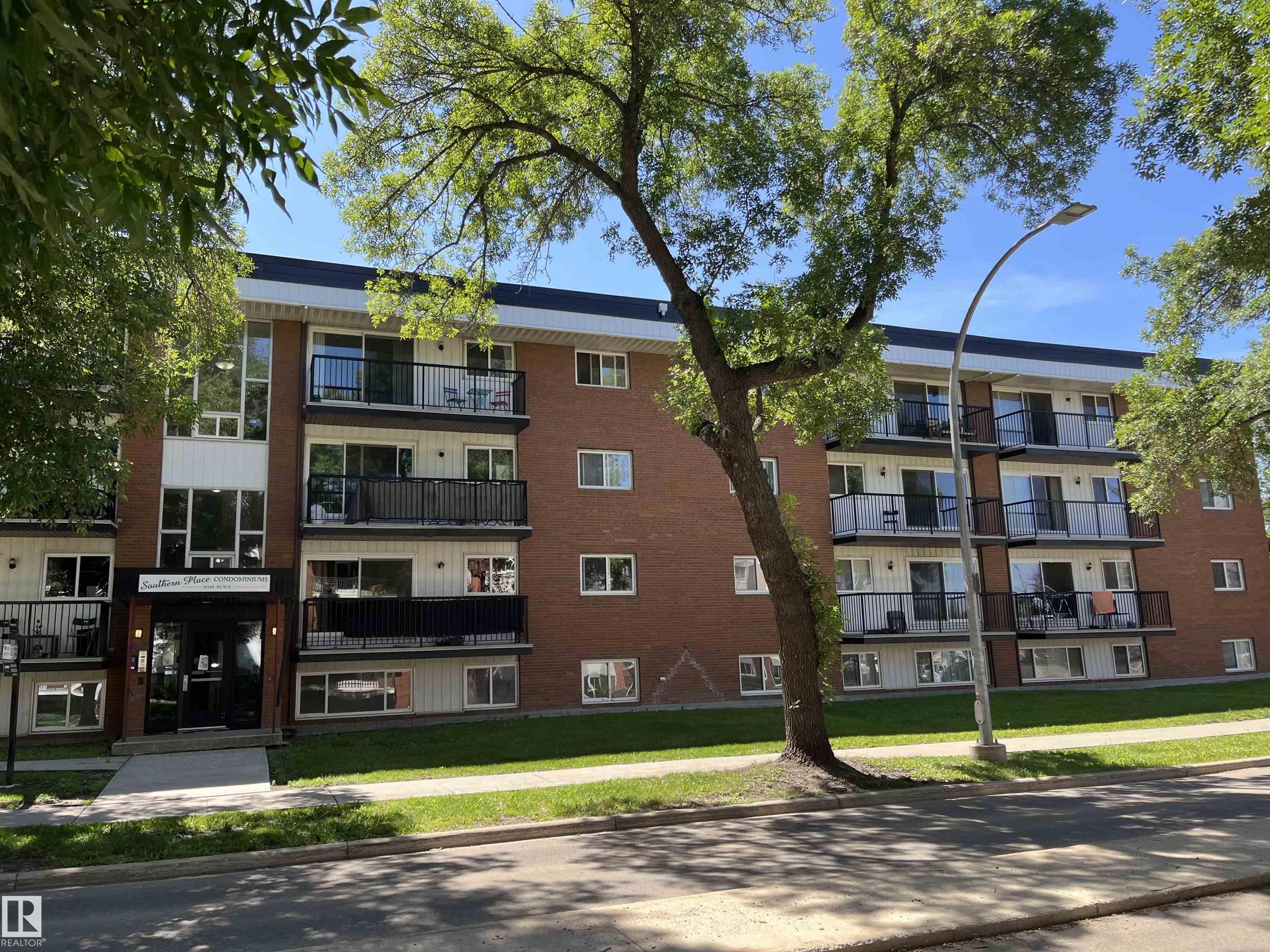 10149 83 Avenue Northwest #201, Edmonton, AB T6E 2C5