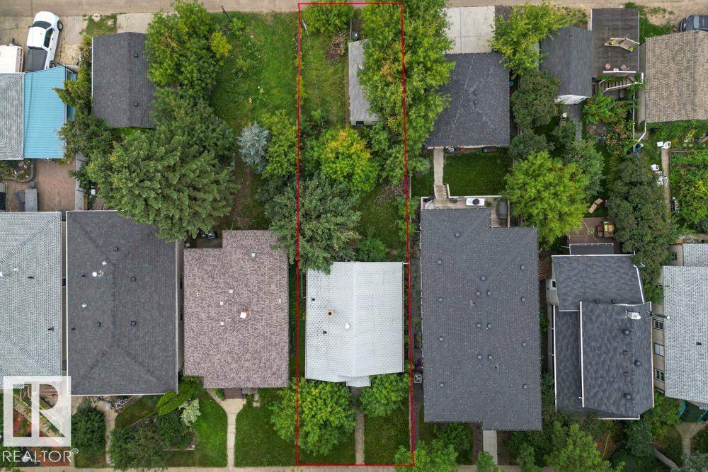 77 Av Nw Unit 9848 Ave, Edmonton, AB T6E 1M4