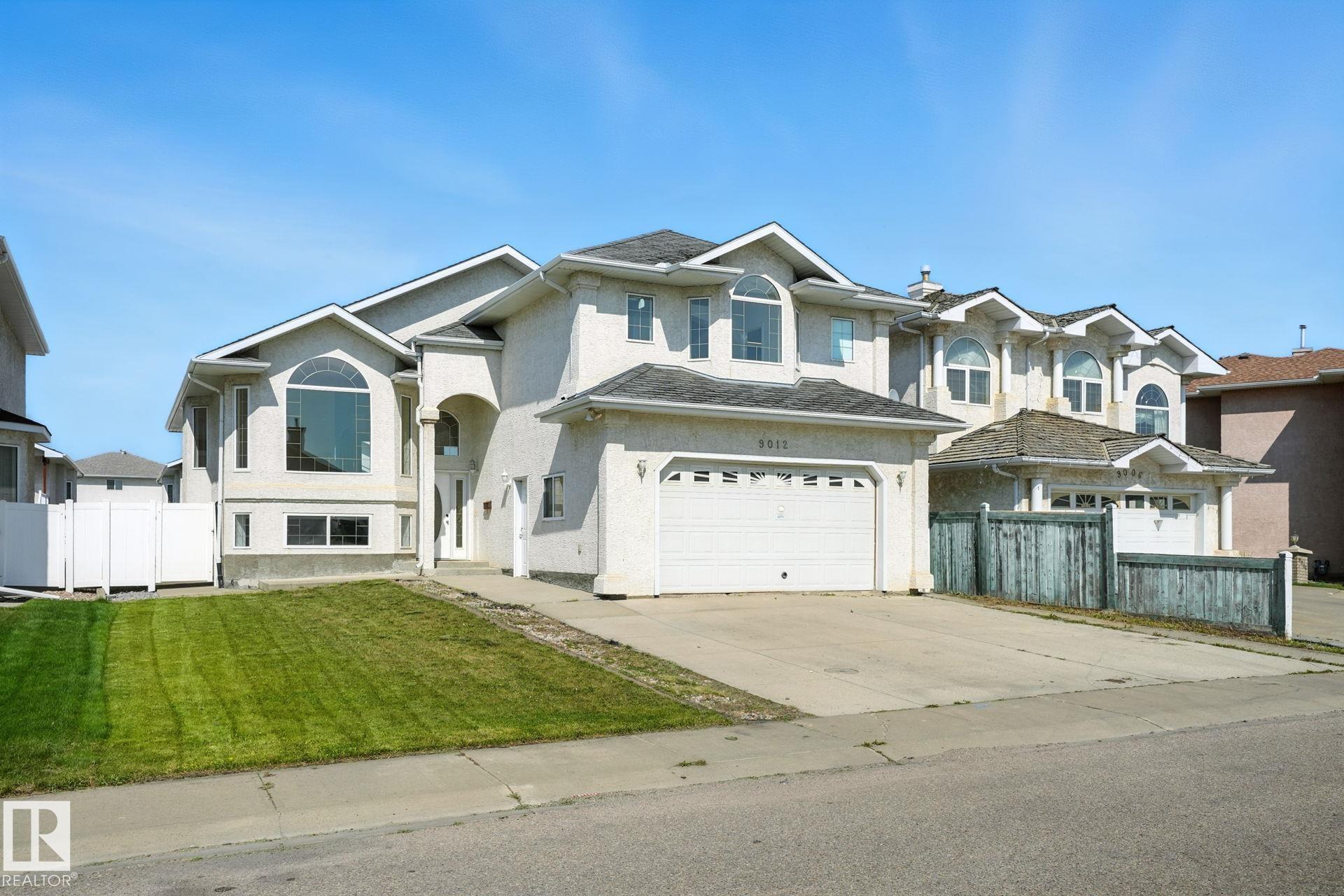157 Av Nw Unit 9012 Ave, Edmonton, AB T5Z 3G2
