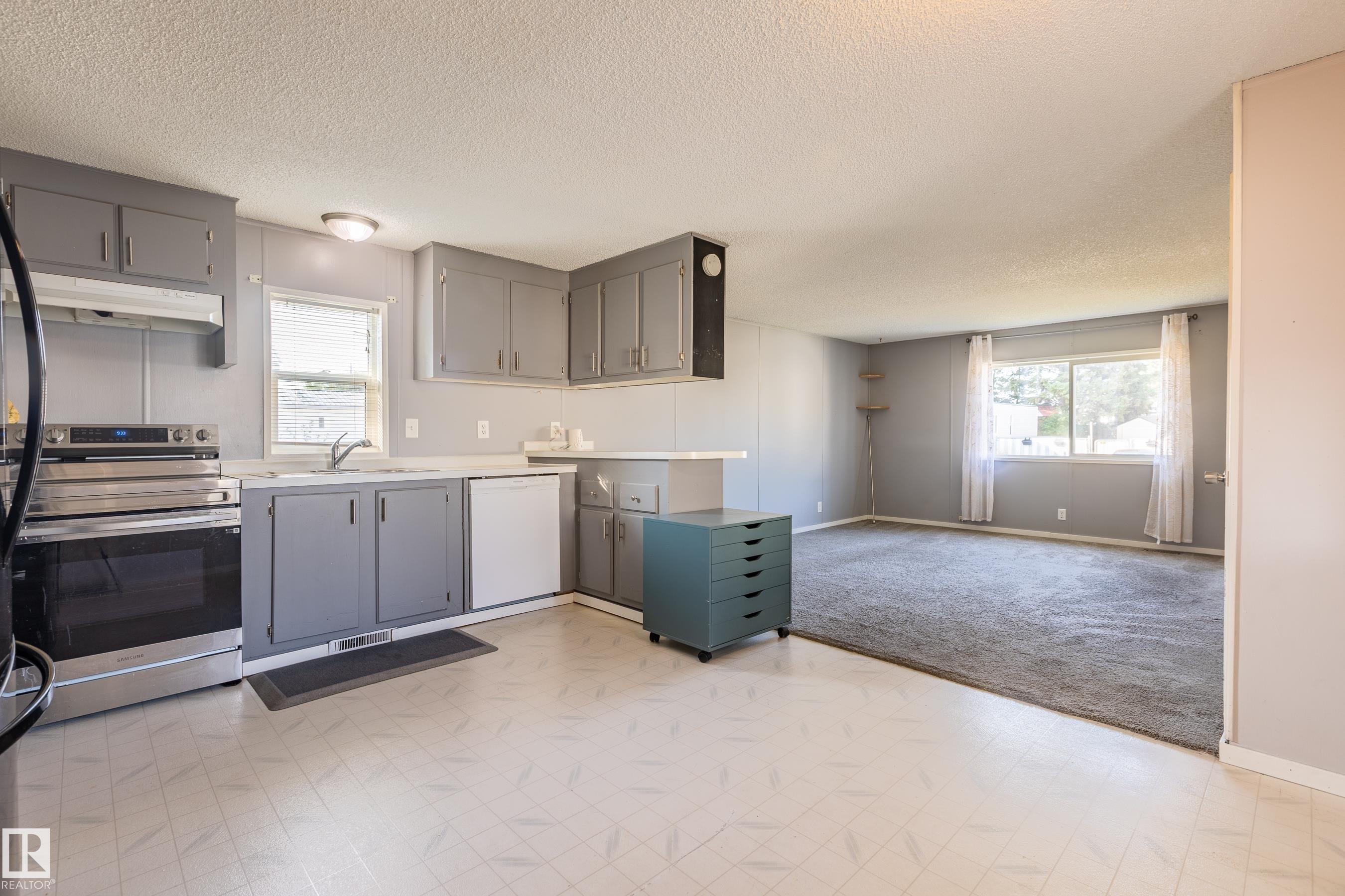 10410 101a St #5 St, Morinville, AB T8R 1A1