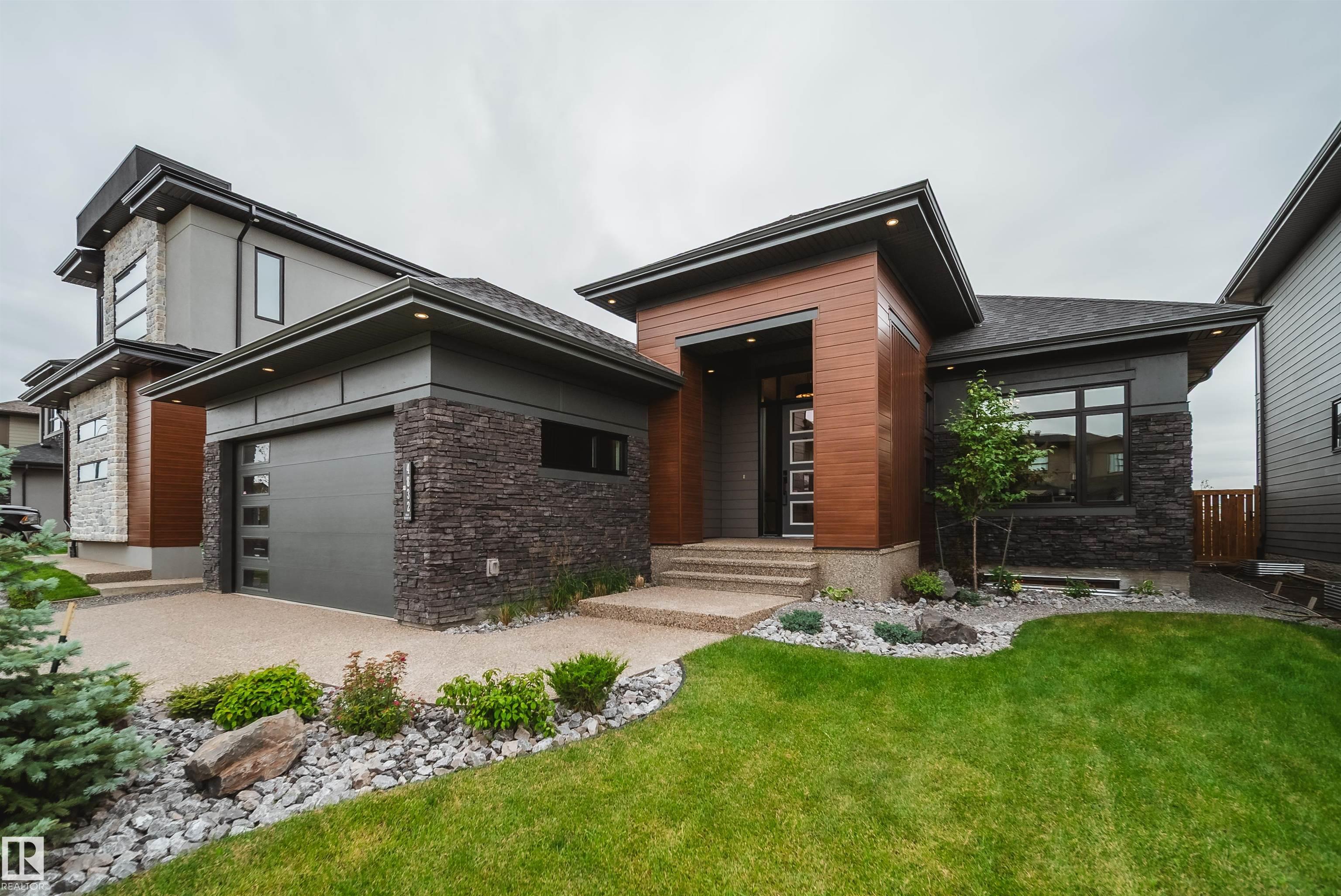 4832 Knight Cr Cres SW, Edmonton, AB T6W 5A2