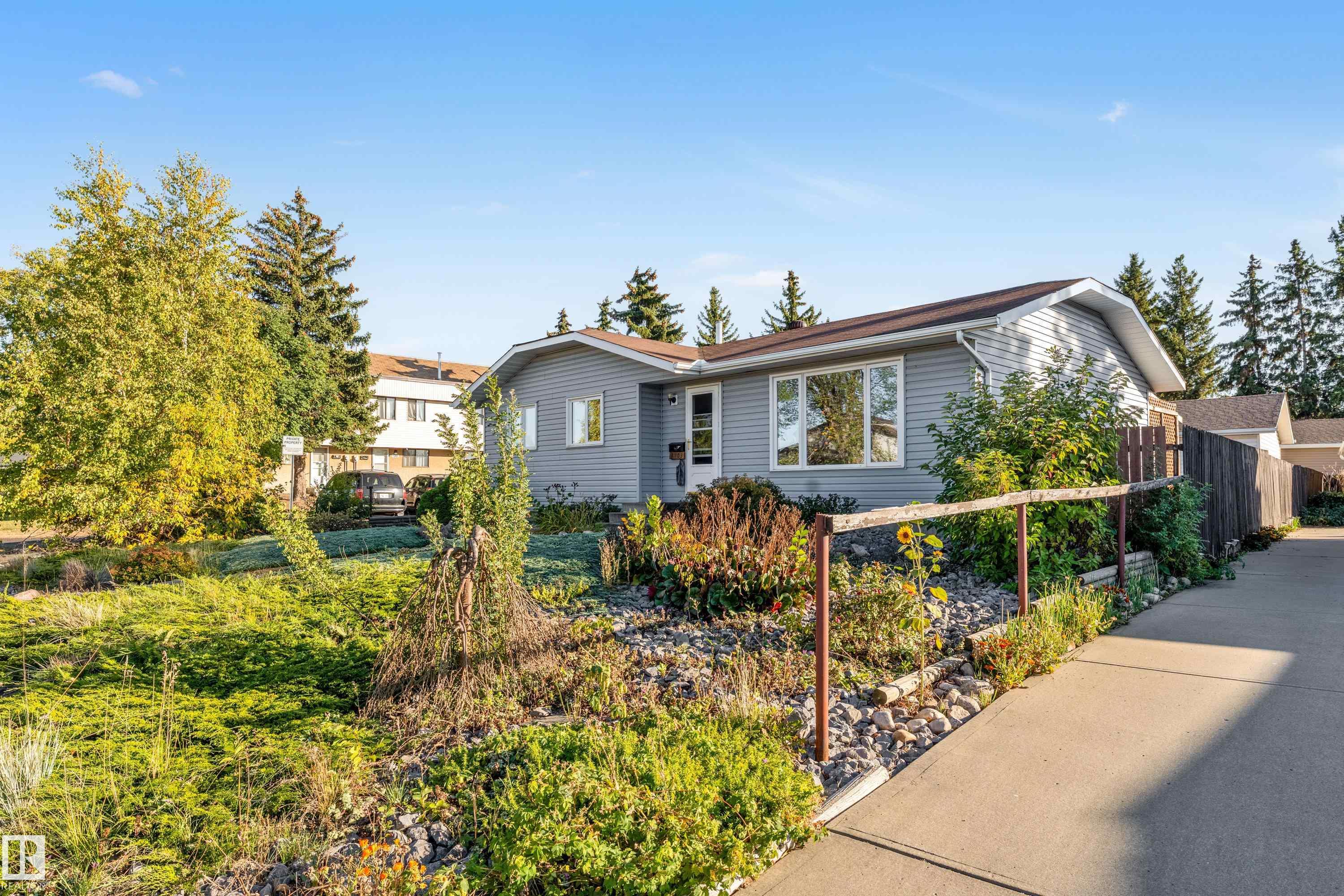 14 Av Nw Unit 8103 Ave, Edmonton, AB T6K 1X3