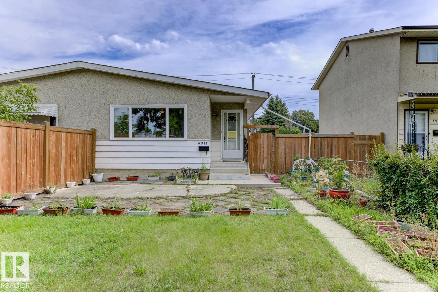 106 St Nw Unit 4911 St, Edmonton, AB T6J 2S8